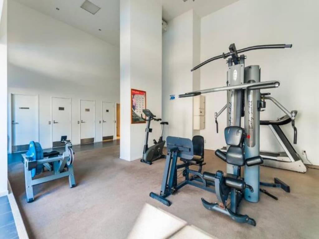 Apartment Luxury 2br In Cbd Pool, Gym, Prime Spot *