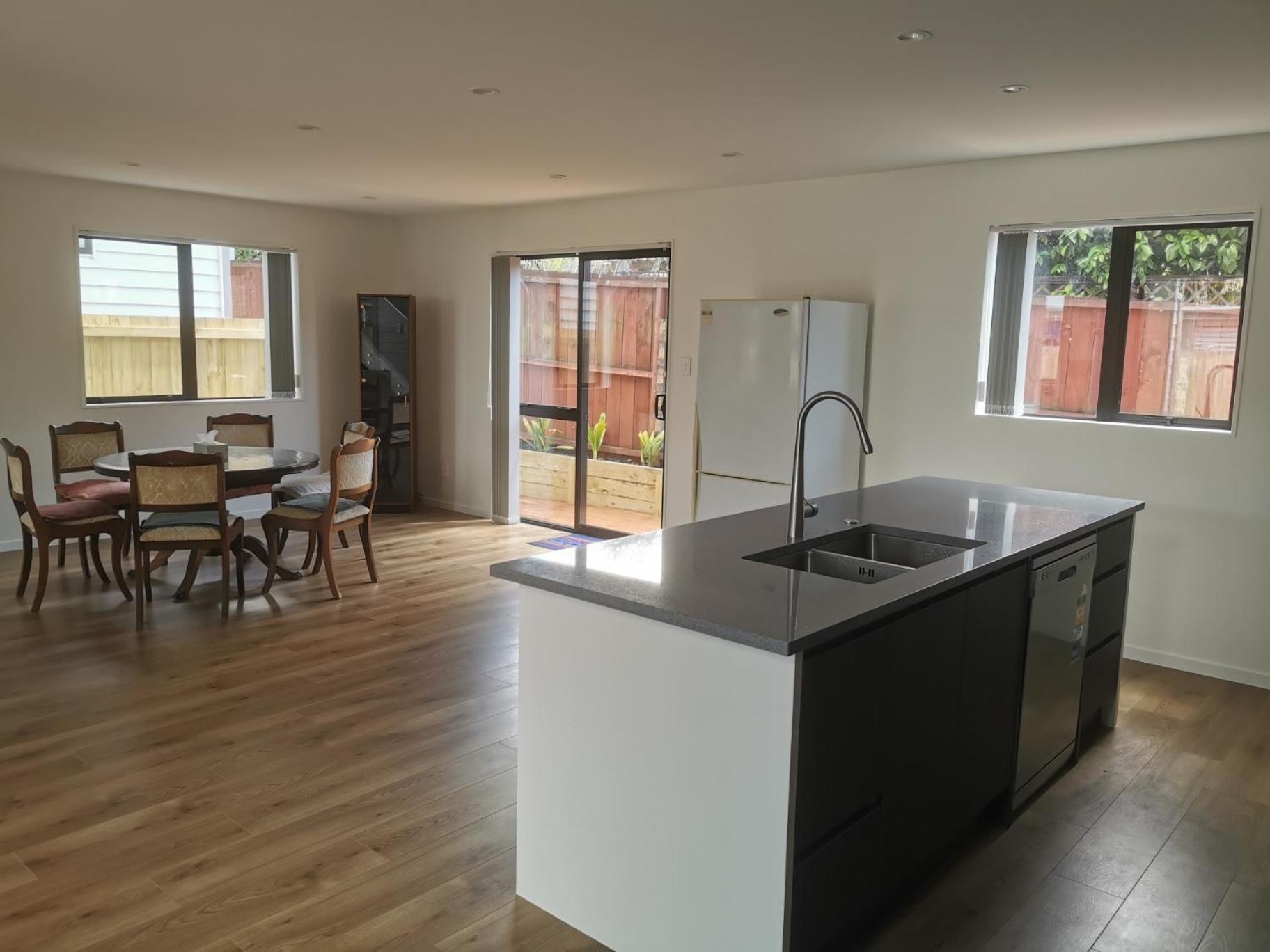 Lovely House In Central Papatoetoe