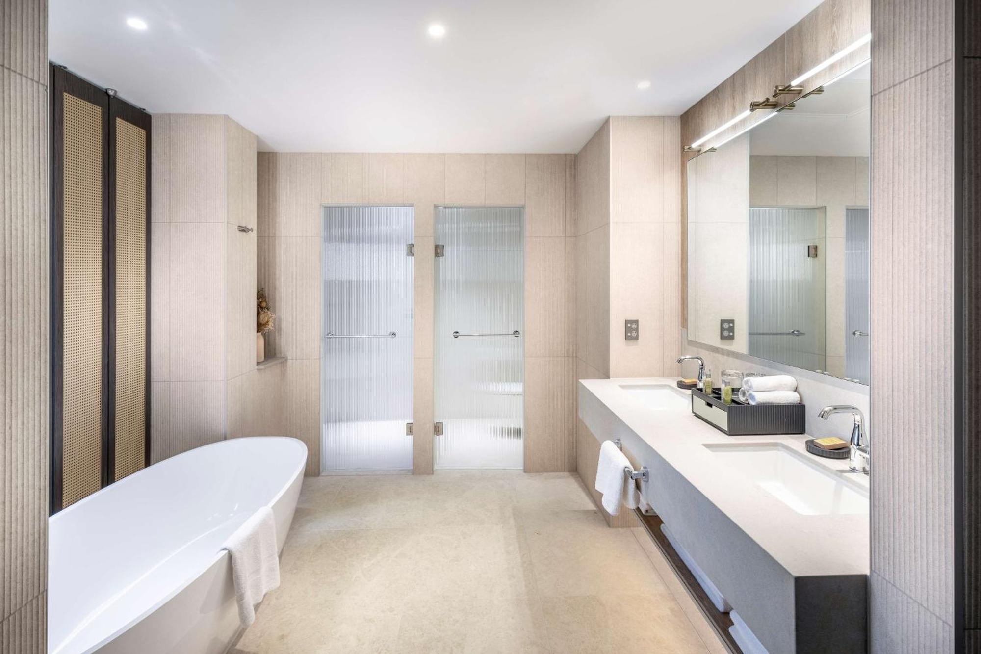 Hotel Doubletree By Hilton Karaka