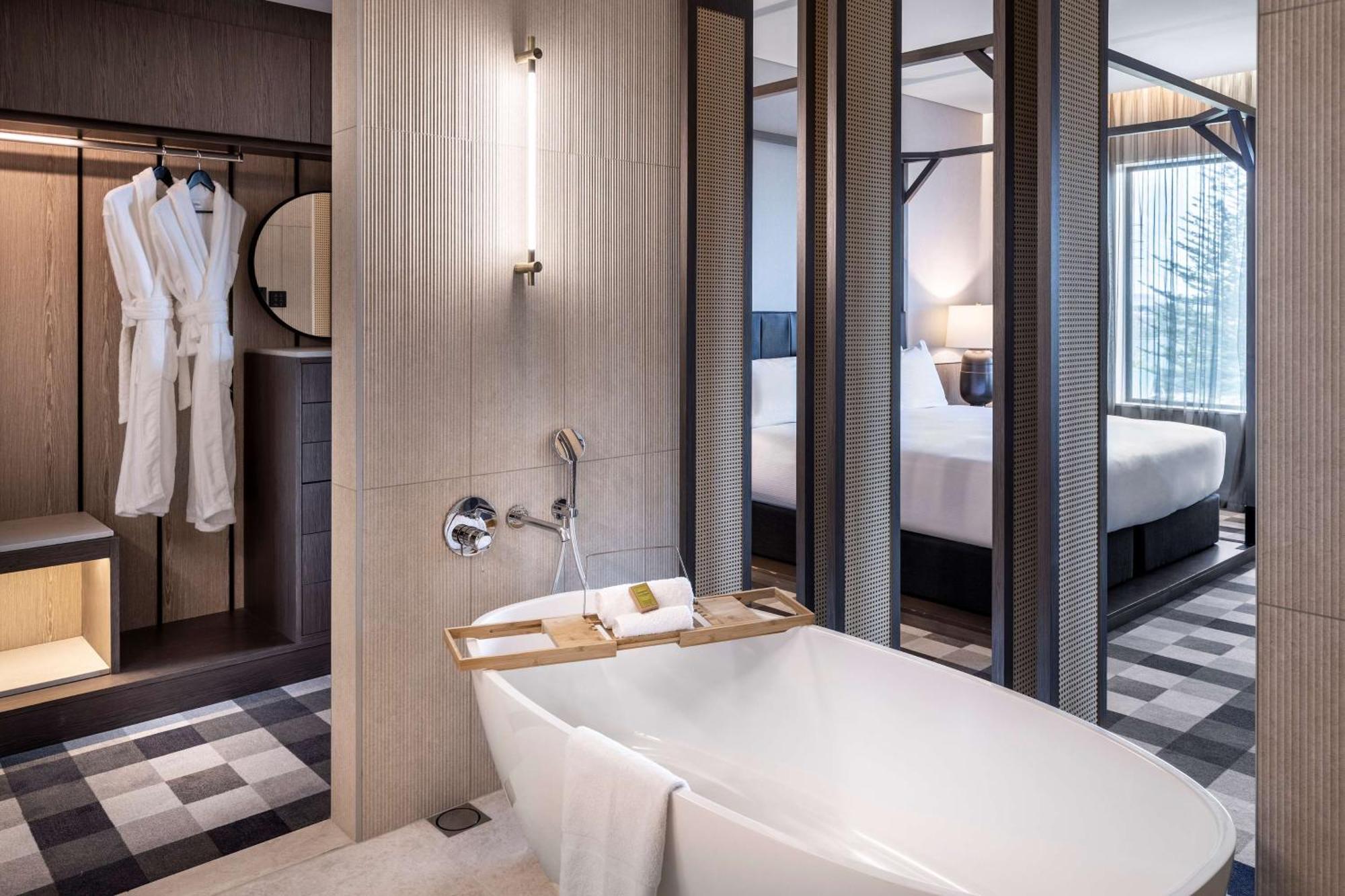 Doubletree By Hilton Karaka 4*
