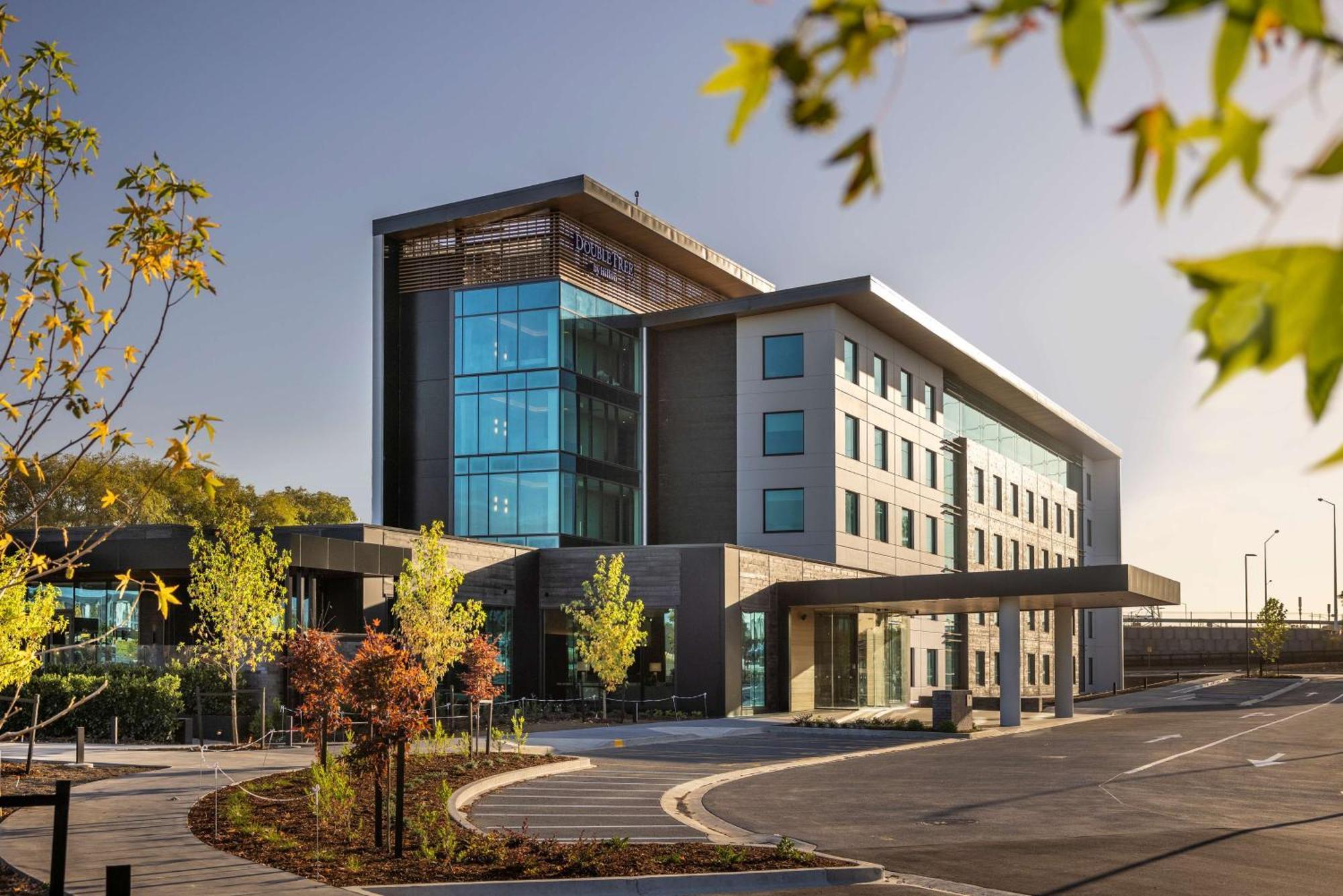 Hotel Doubletree By Hilton Karaka 4*