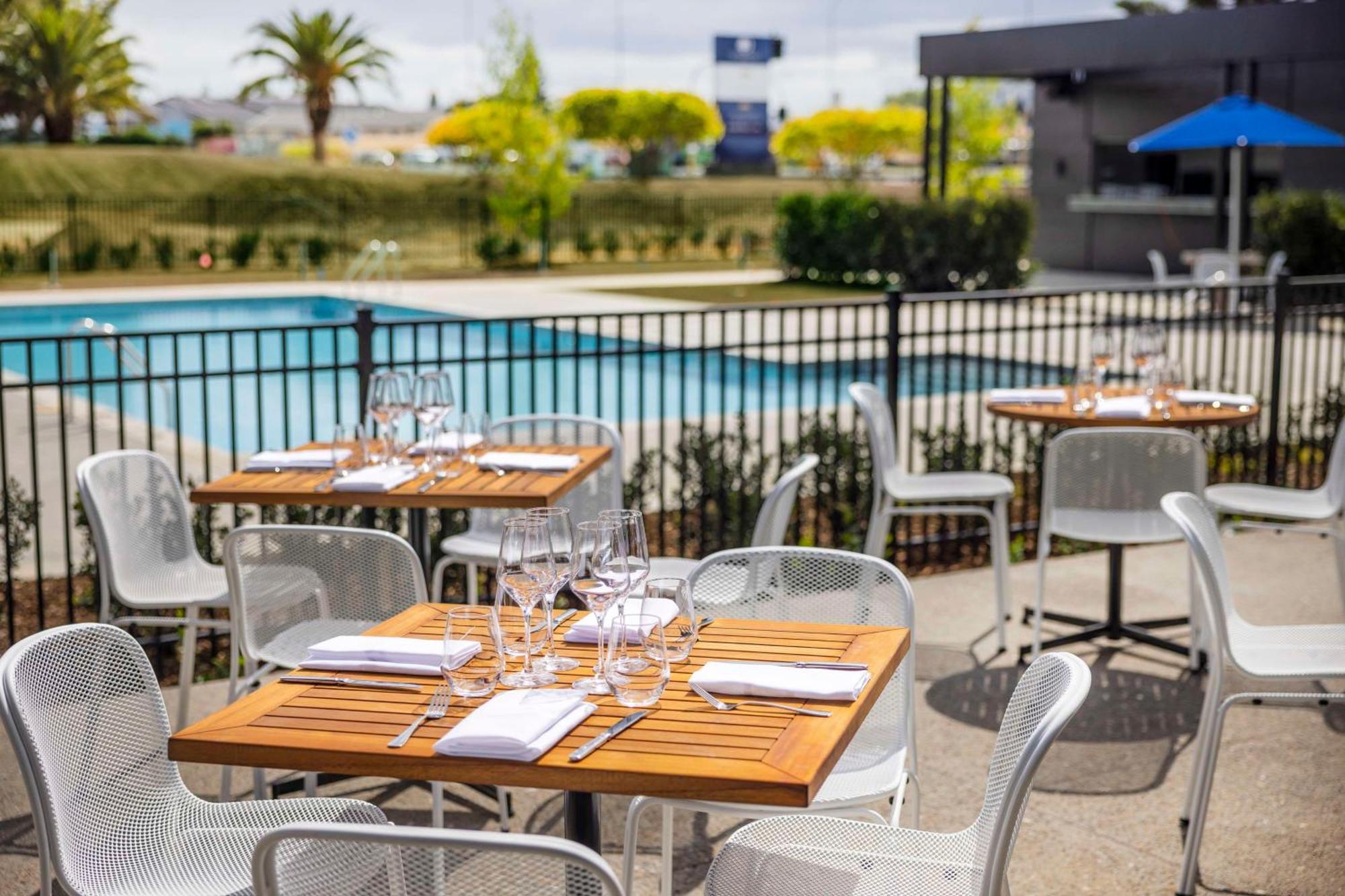 Doubletree By Hilton Karaka Hotel