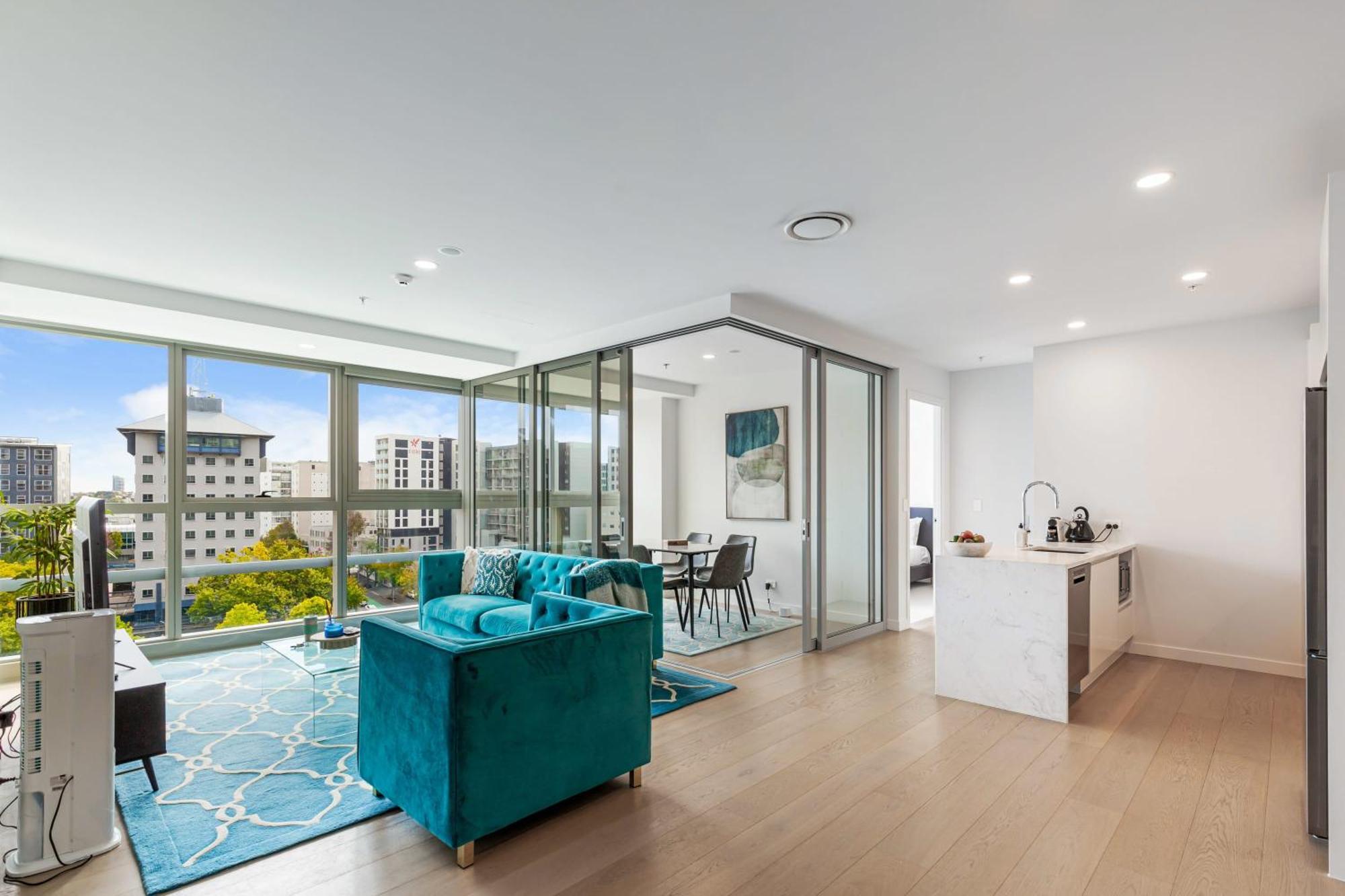 Brand New Luxe 3-bed In Aotea Square Apartment