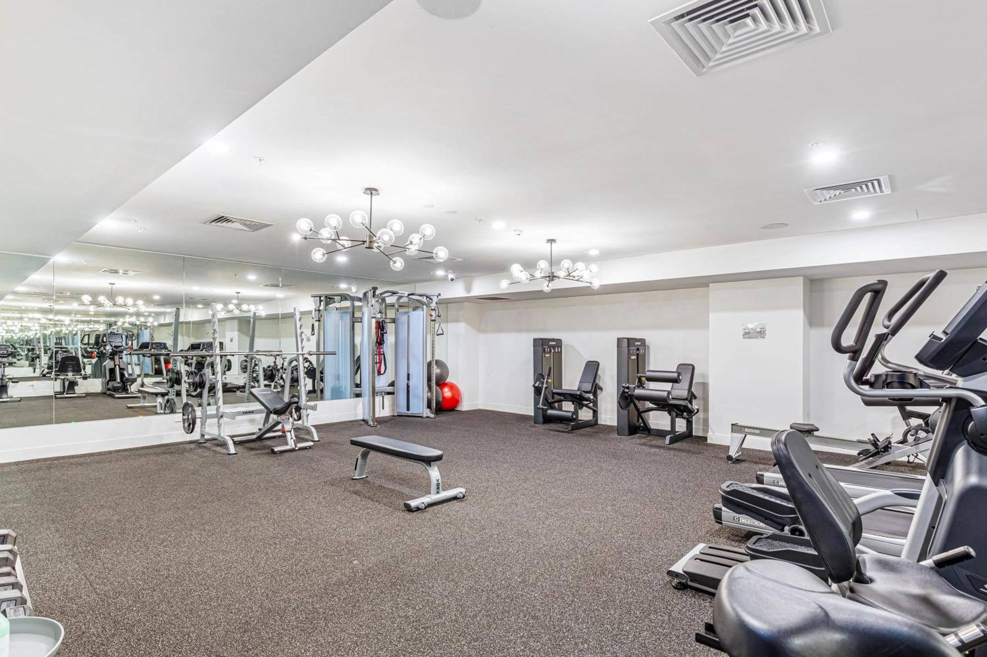Brand New Luxe 3-bed In Aotea Square Auckland