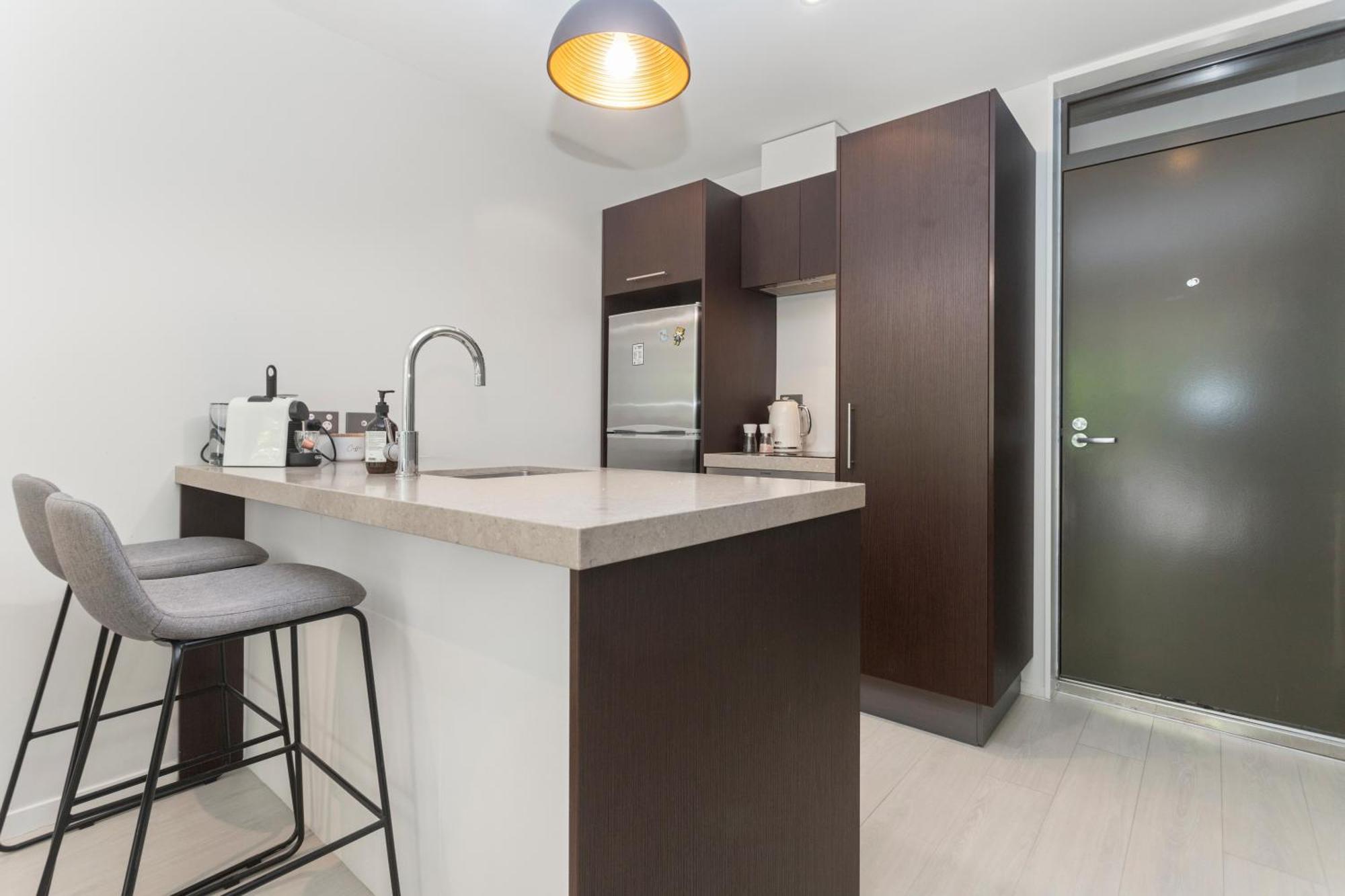 Apartment Feel At With Aircon, Pool, Gym, Wifi *