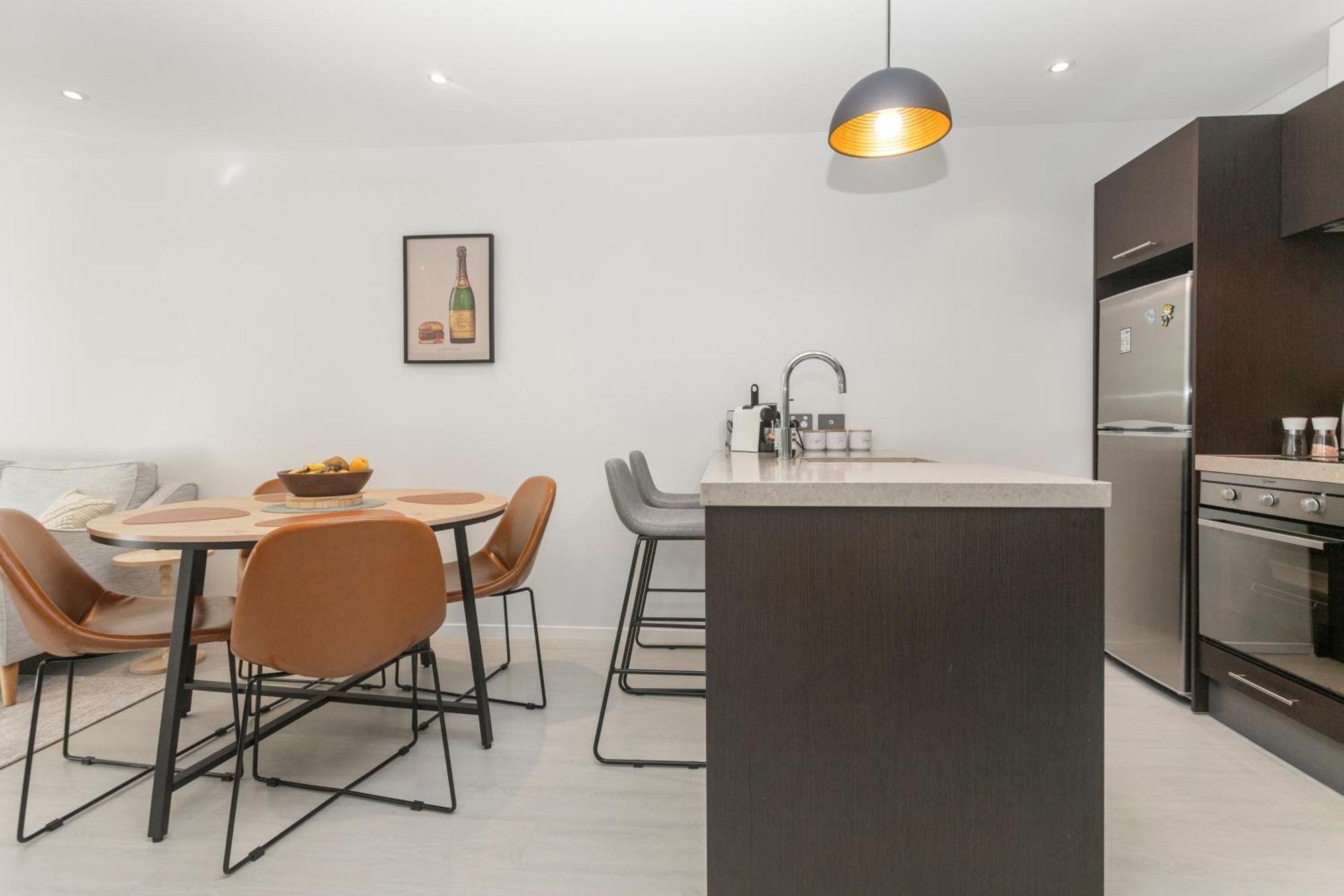 Apartment Feel At With Aircon, Pool, Gym, Wifi *