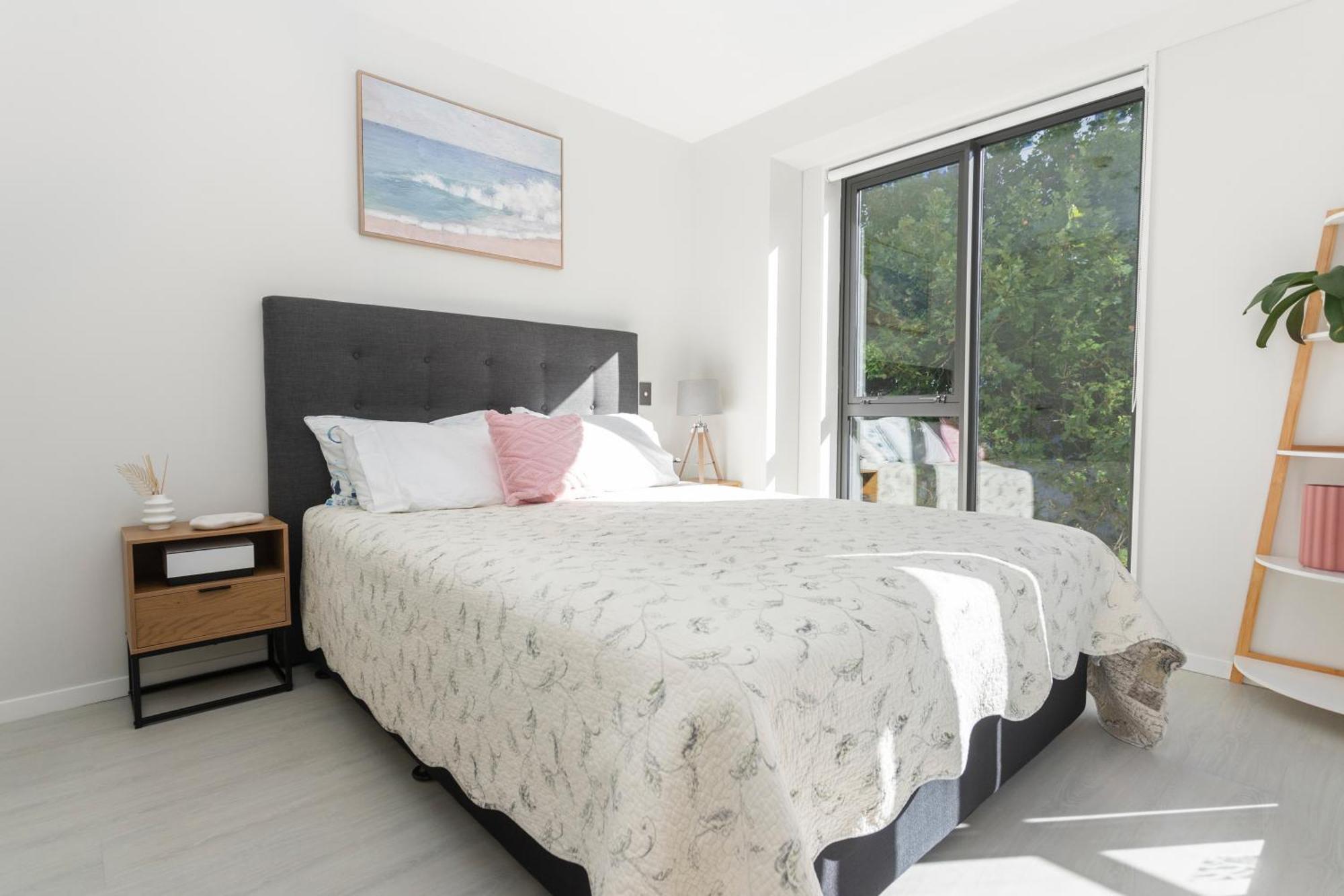 Apartment Feel At With Aircon, Pool, Gym, Wifi