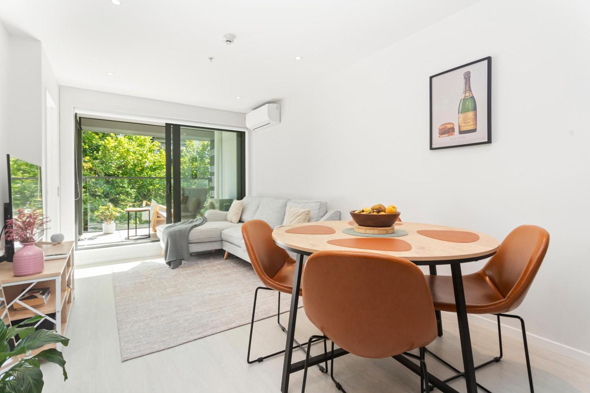 Feel At With Aircon, Pool, Gym, Wifi Apartment