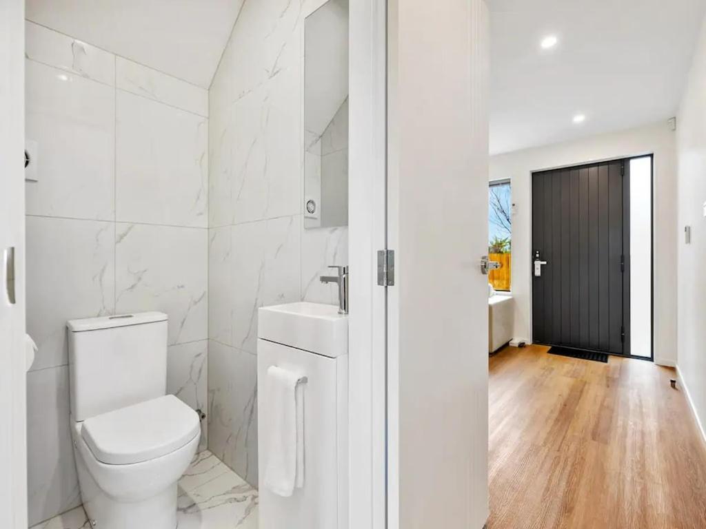 Wonderful Three Bedroom With Garage Holiday home *