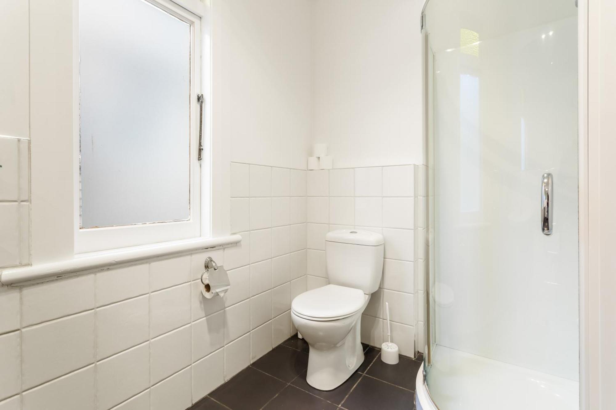 Beautiful Spacious 3br *