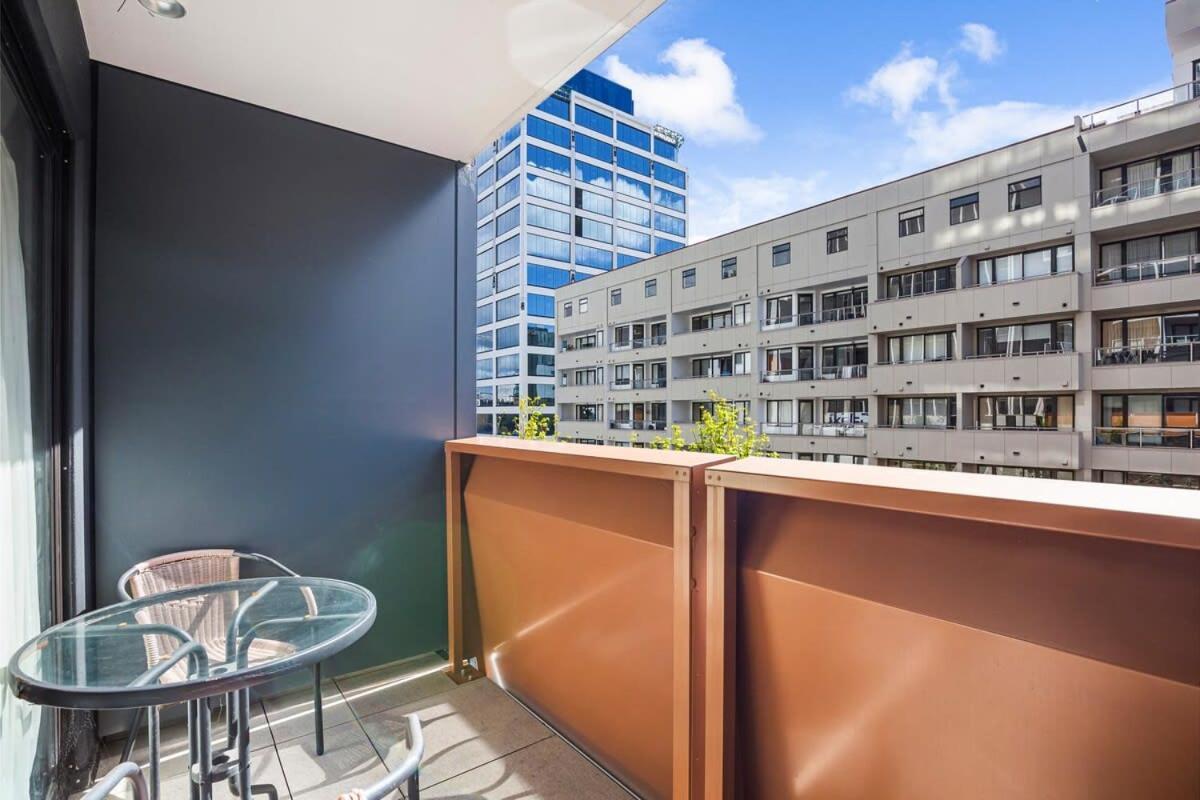 Sleek With A Private Balcony Auckland