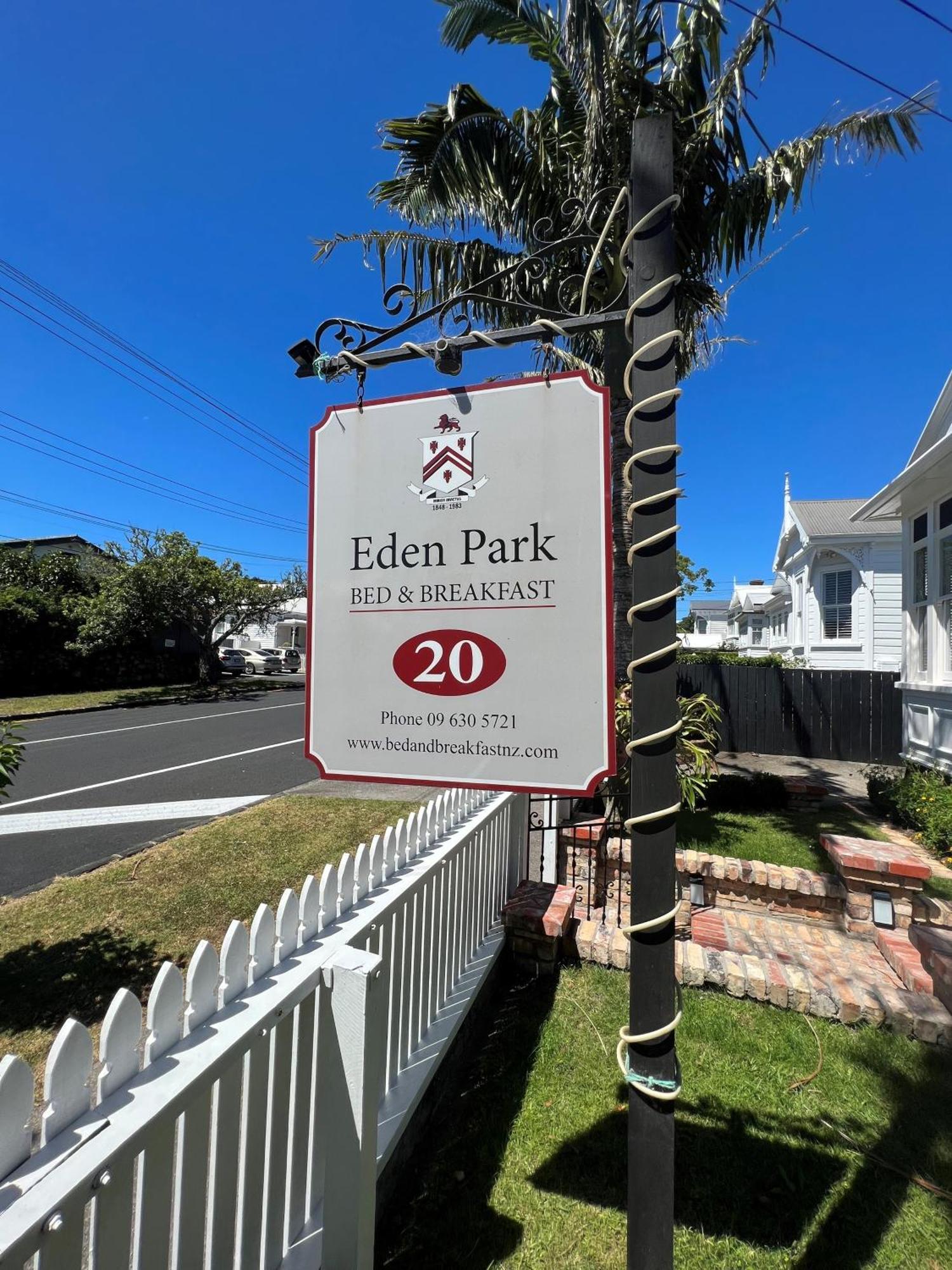 Bed & Breakfast Eden Park 4*