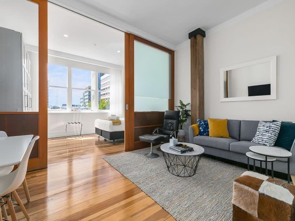 Spacious One Bedroom With Pool And Gym! Apartment