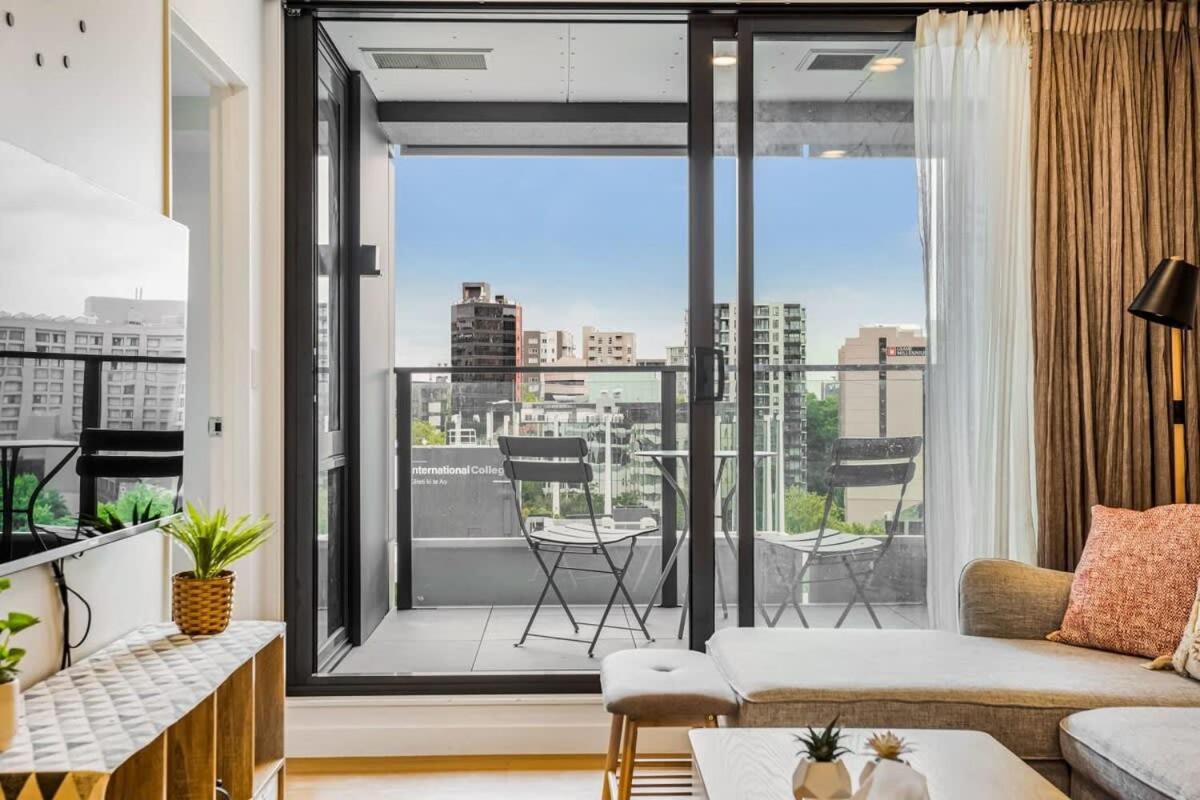 Apartment Cosy Two Bedroom With Balcony Pool And Gym