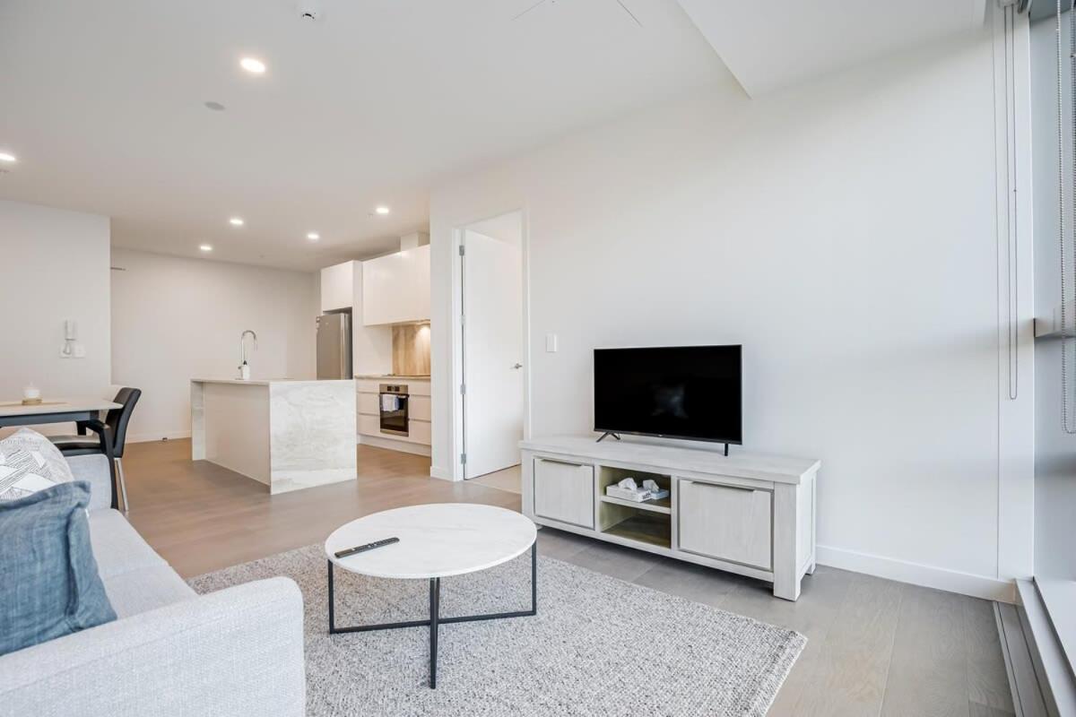 Modern Bright Apartment