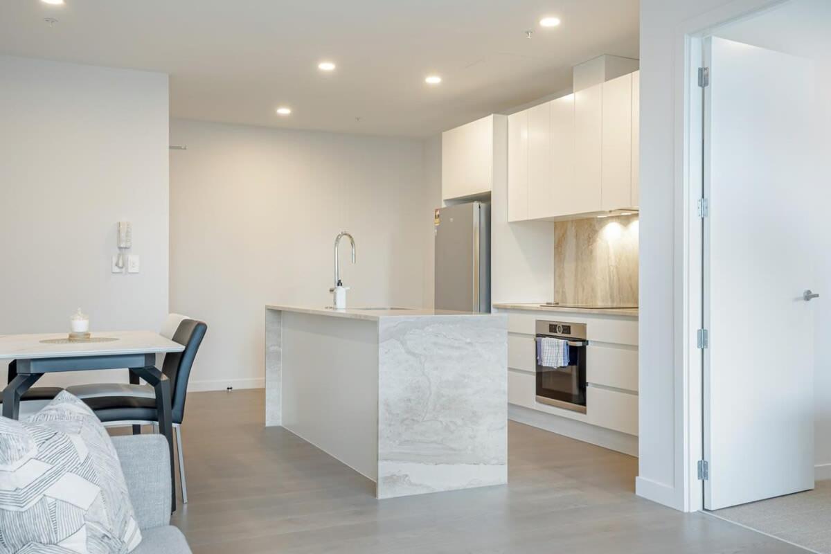 Apartment Modern Bright