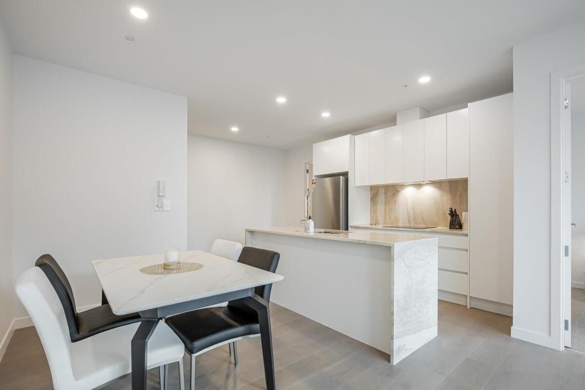 Modern Bright Apartment Auckland