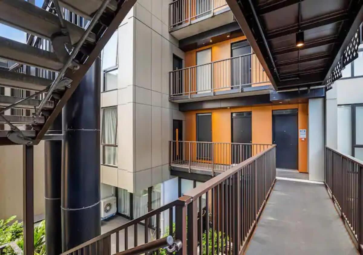 Apartment Classy And Contemporary Living