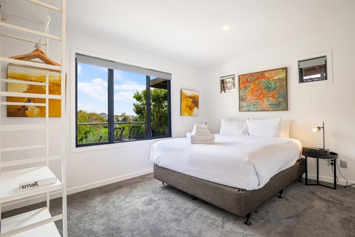 Stylish And Serene Living In Kohimarama