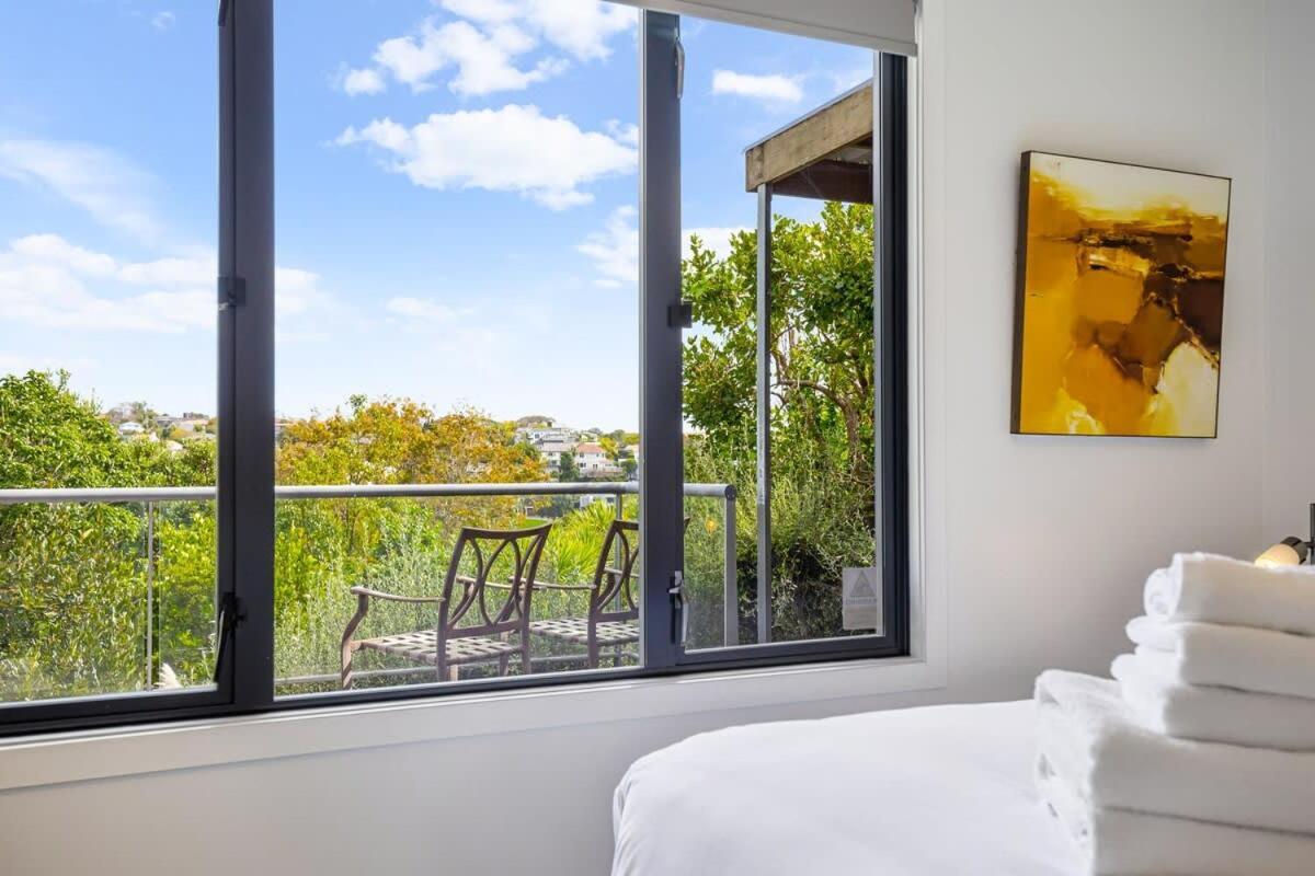 Stylish And Serene Living In Kohimarama *
