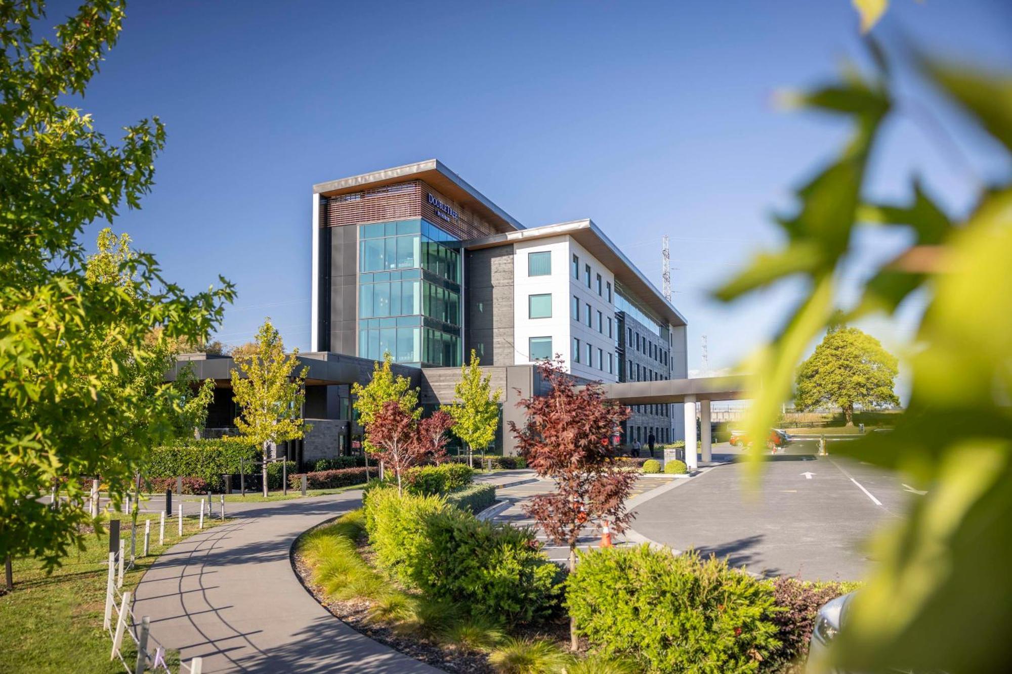 Doubletree By Hilton Karaka