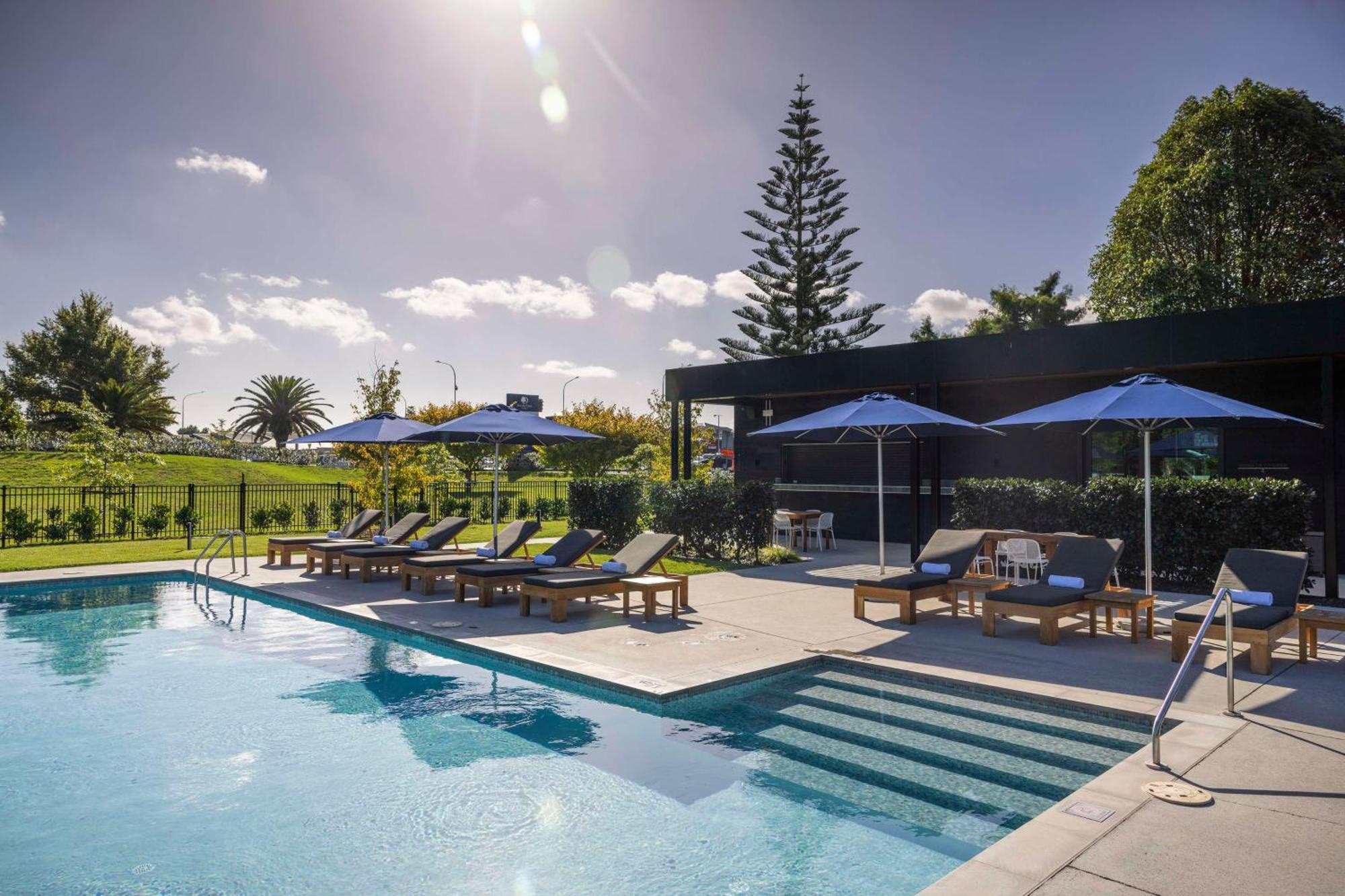 Doubletree By Hilton Karaka Hotel 4*