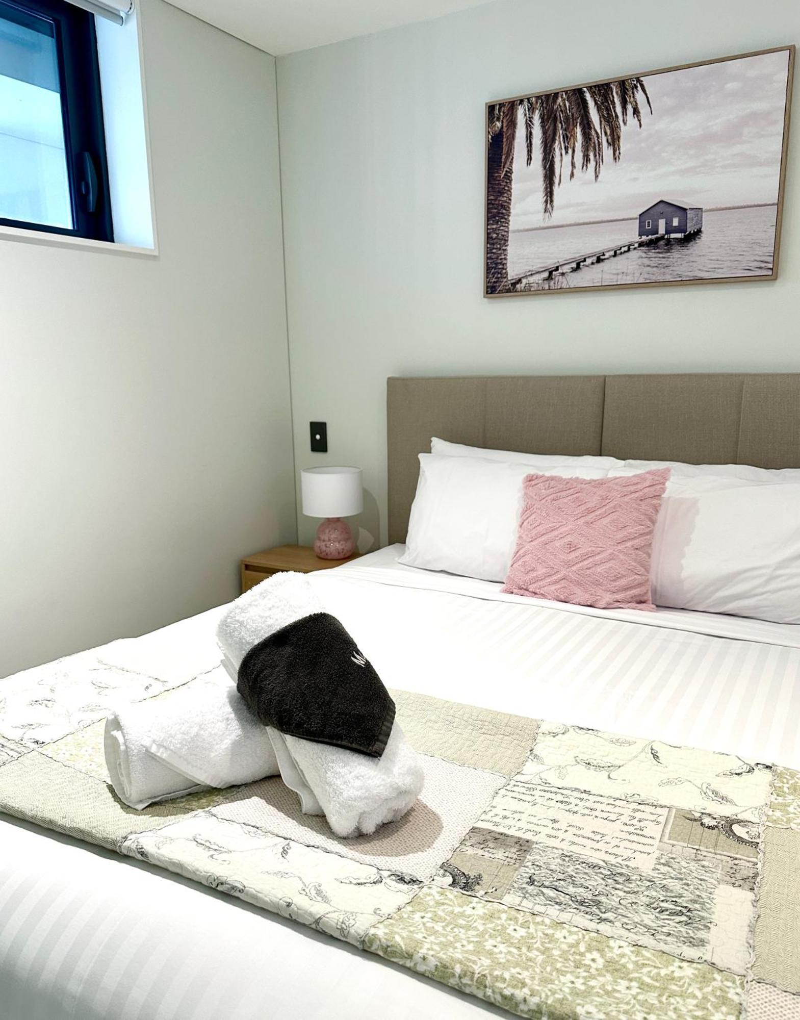 Feel At With Aircon, Pool, Gym, Wifi