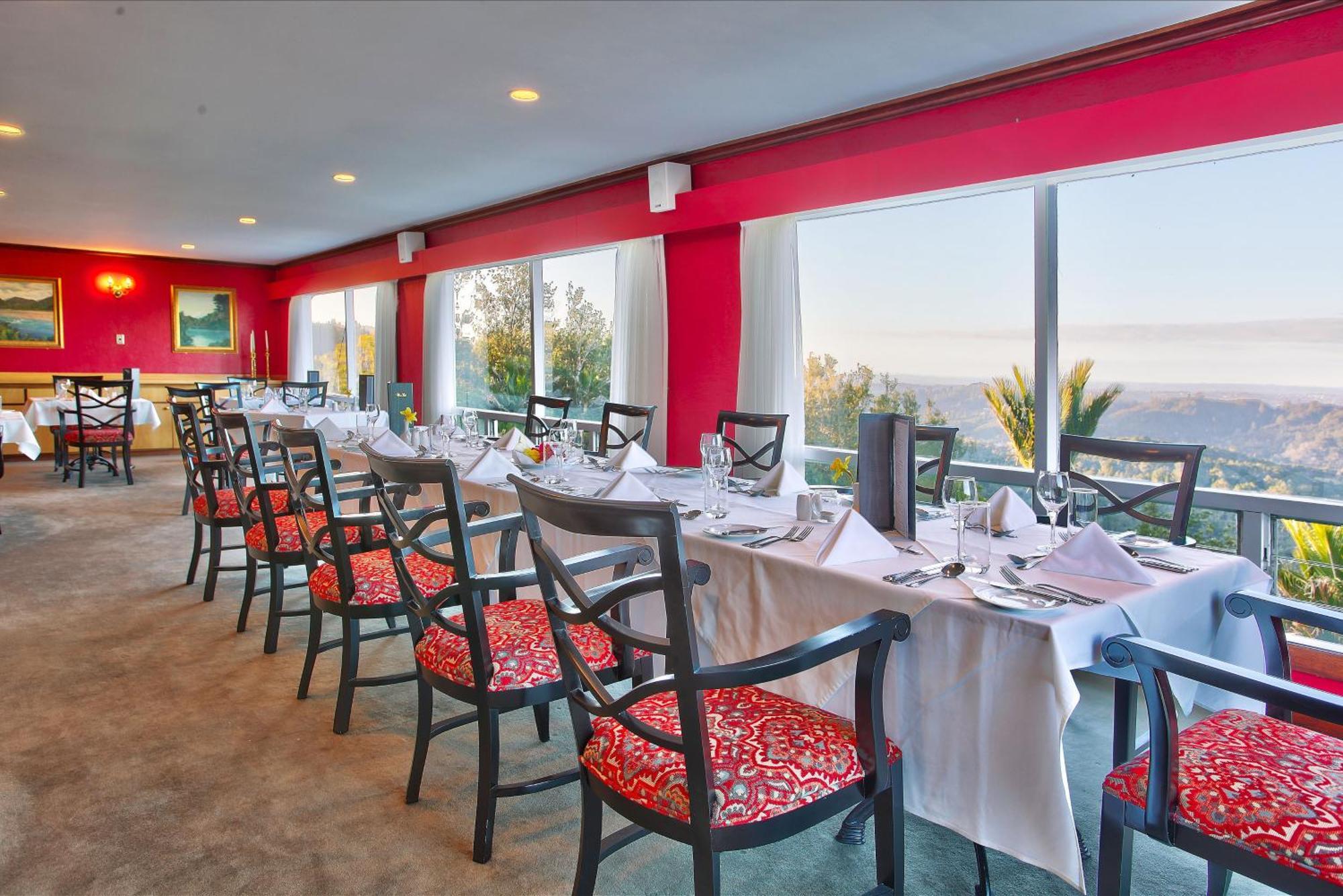 Hotel Waitakere &