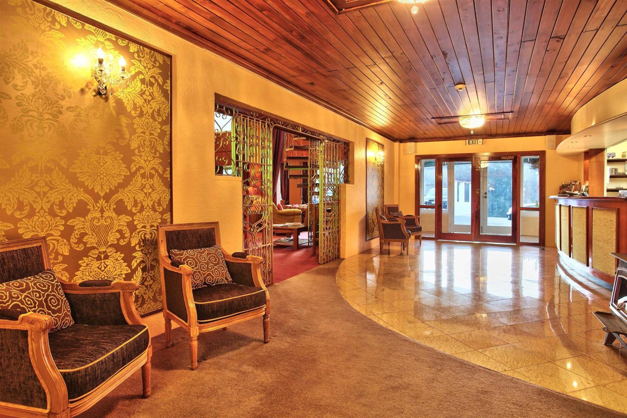 Hotel Waitakere & 4*