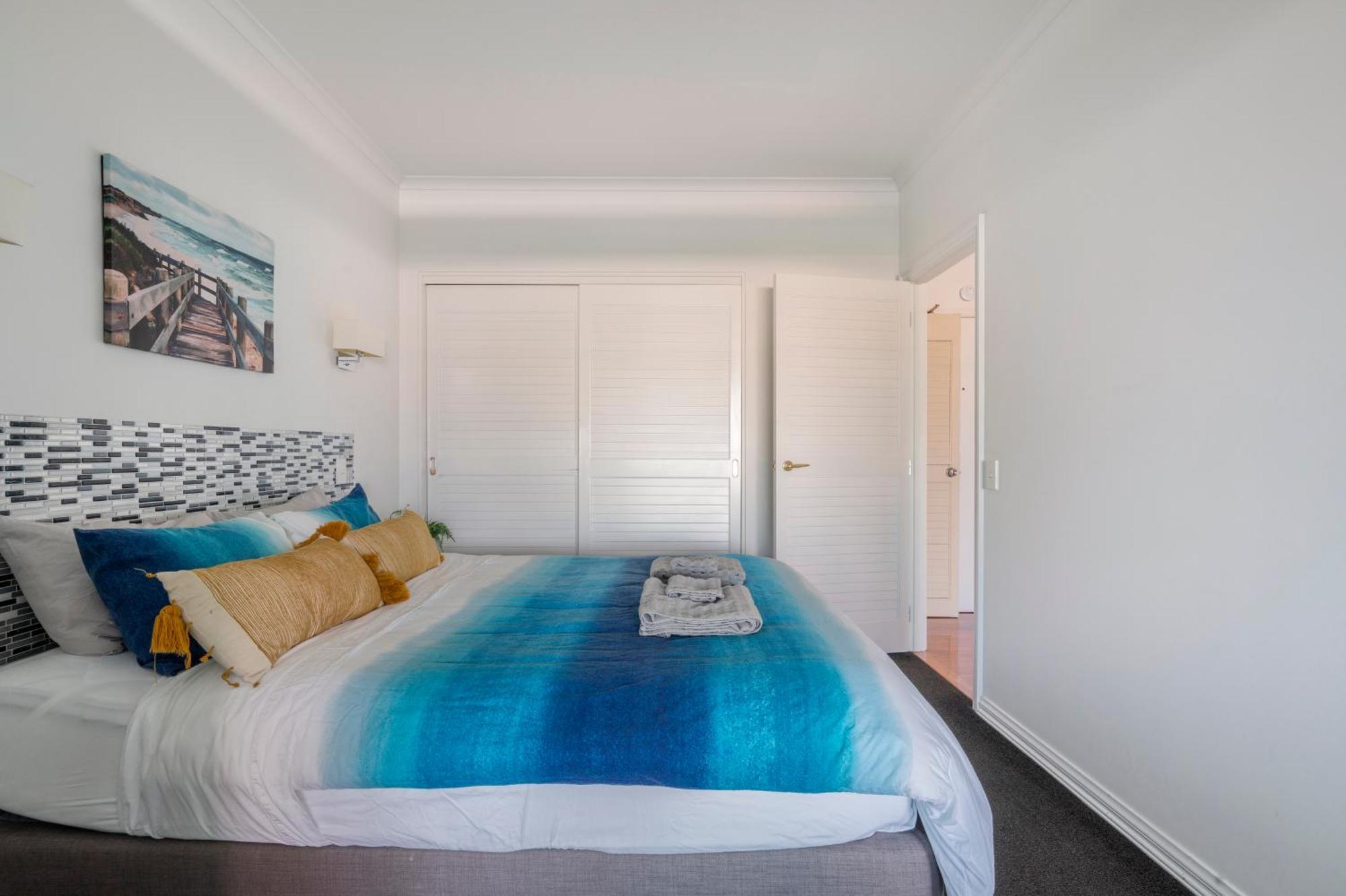Your Luxury Waterfront Retreat Awaits Apartment