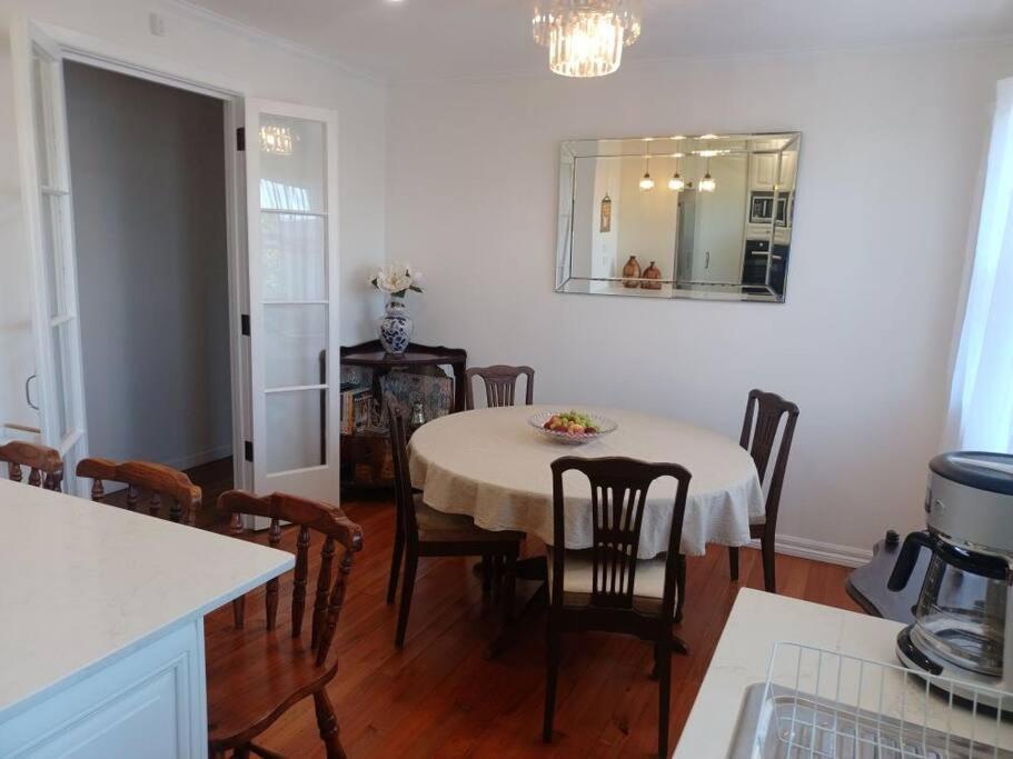Cosy In New Lynn Holiday home *