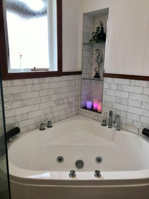 Cosy In New Lynn Holiday home