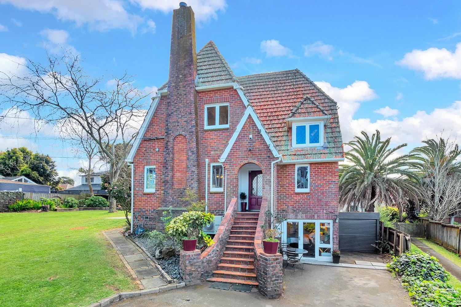 Big Family House 9 Bedroom 4bh 13 Bed Auckland