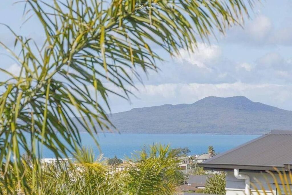 Charming - Milford /castor Bay *