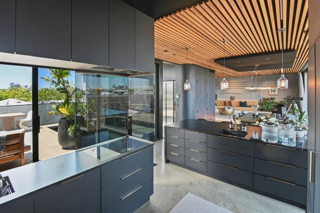 Entertainers Penthouse With 5 Bedrooms Pool & *