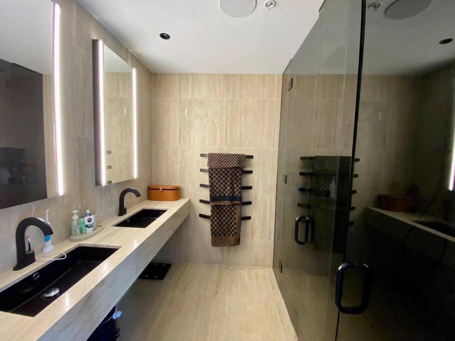 Entertainers Penthouse With 5 Bedrooms Pool & * Auckland
