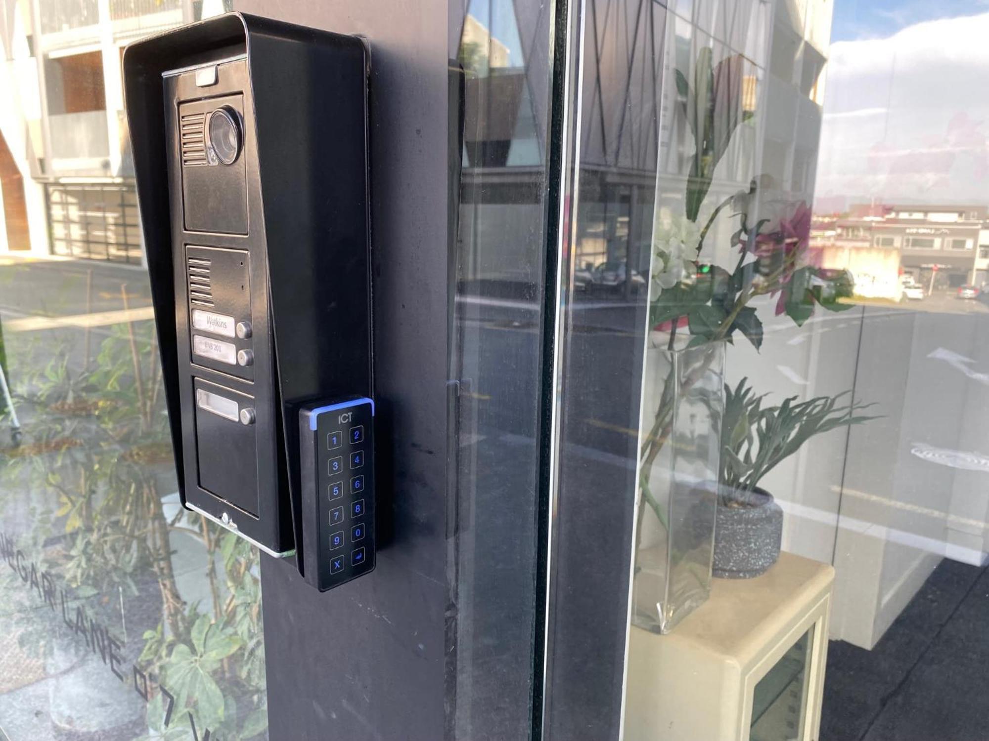 Apartment Entertainers Penthouse With 5 Bedrooms Pool & Auckland