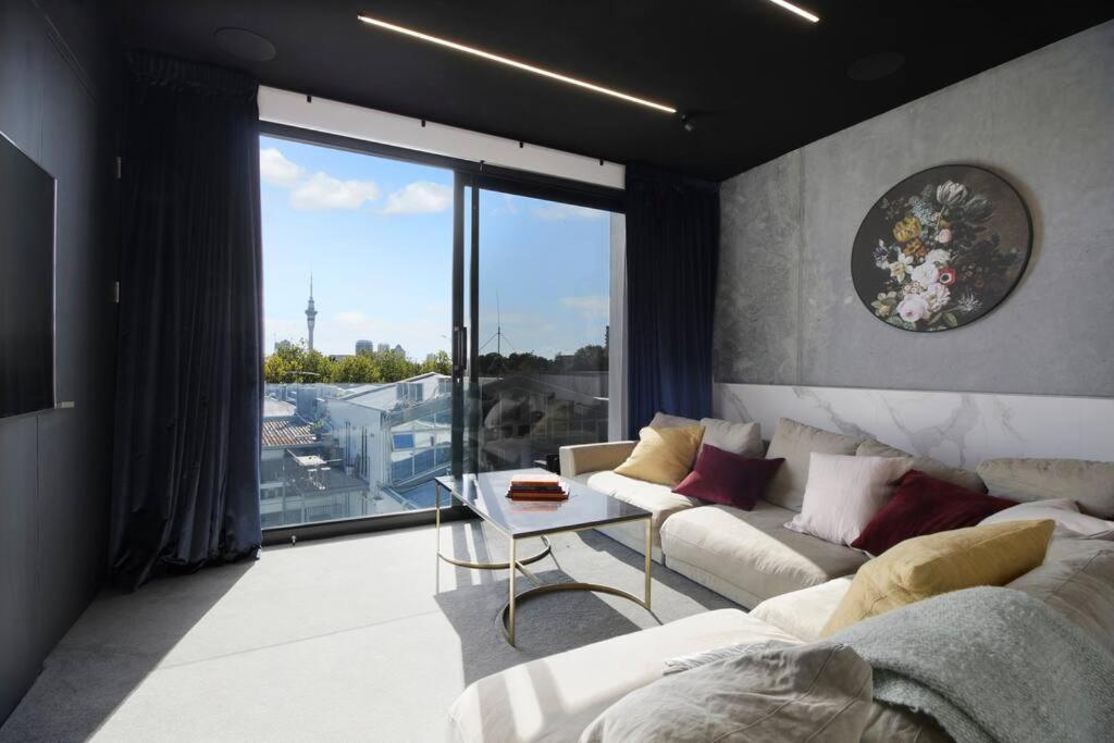 Apartment Entertainers Penthouse With 5 Bedrooms Pool &
