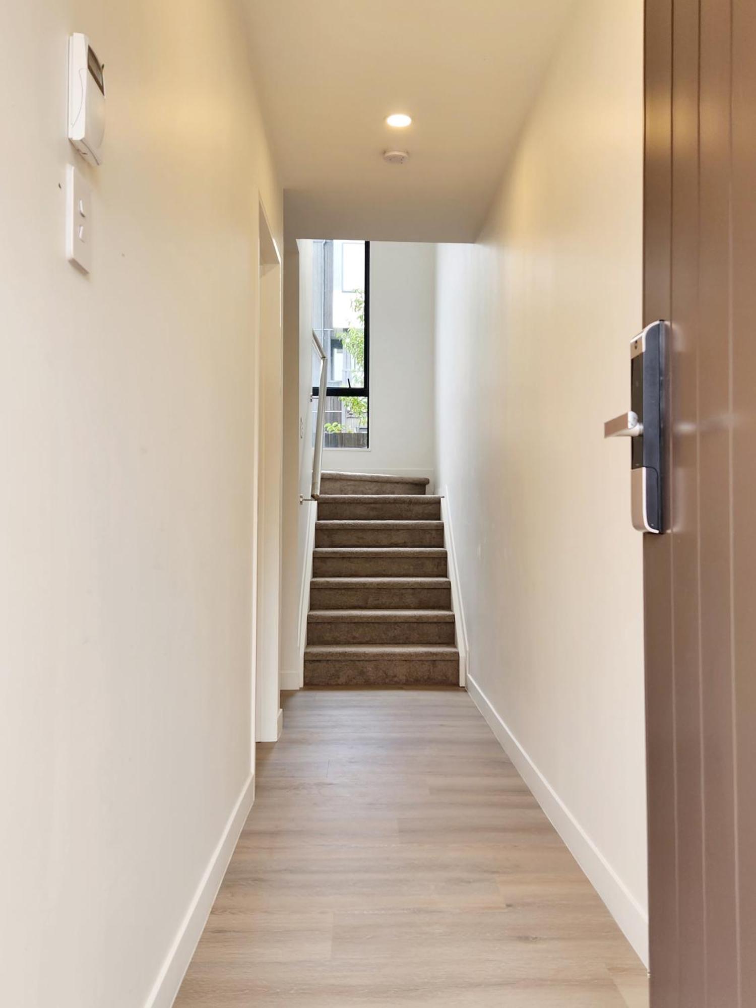 Your Modern In Sandringham, Close To City, Heat Pumps, Netflix, Parking * Auckland
