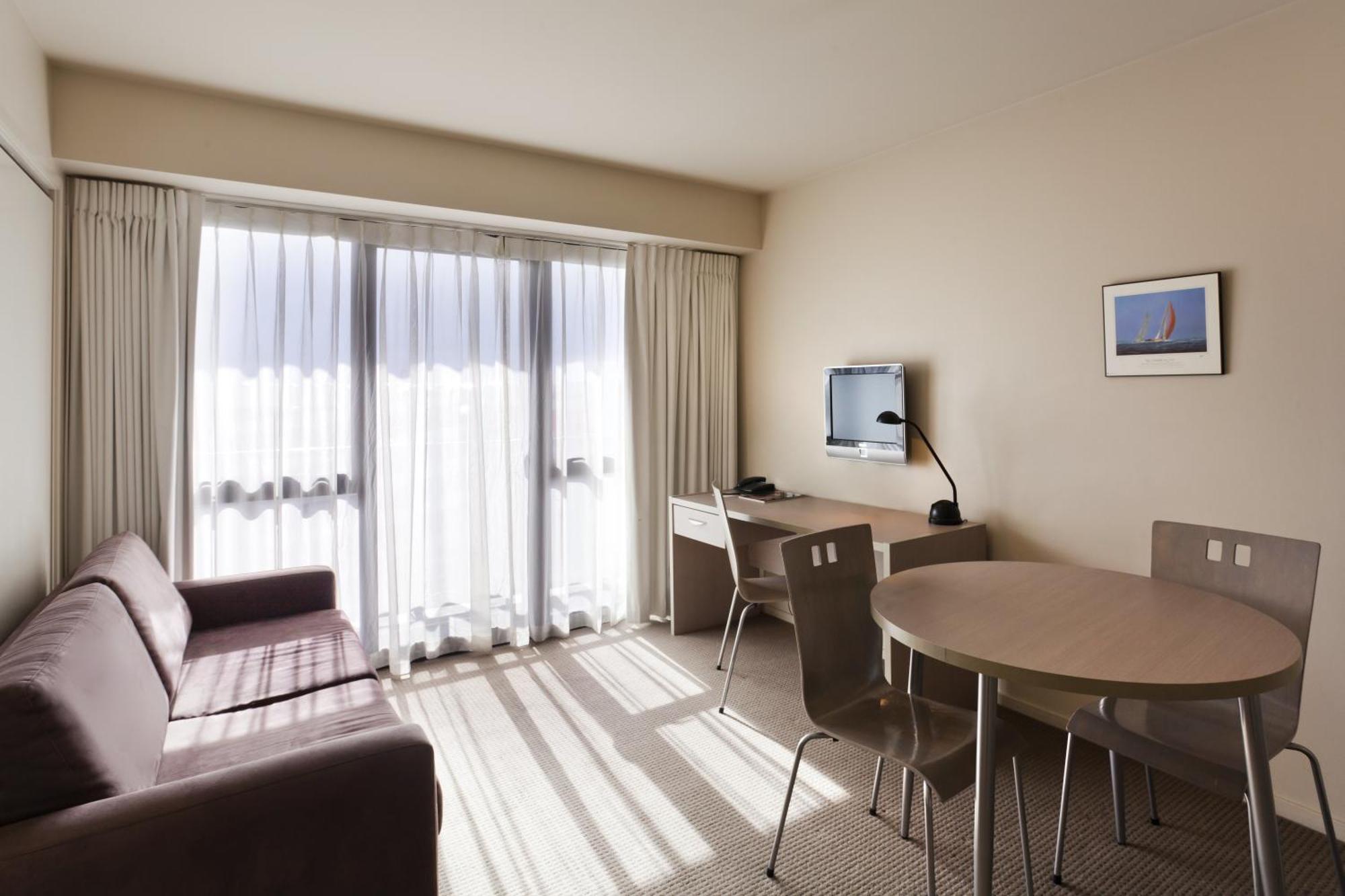 Aparthotel The Chancellor On Hobson 3*
