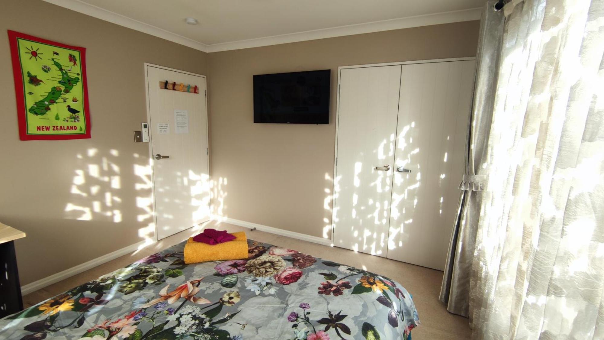 Guest house Monique's Rose Prvt Bthrm Ac Tv Auckland