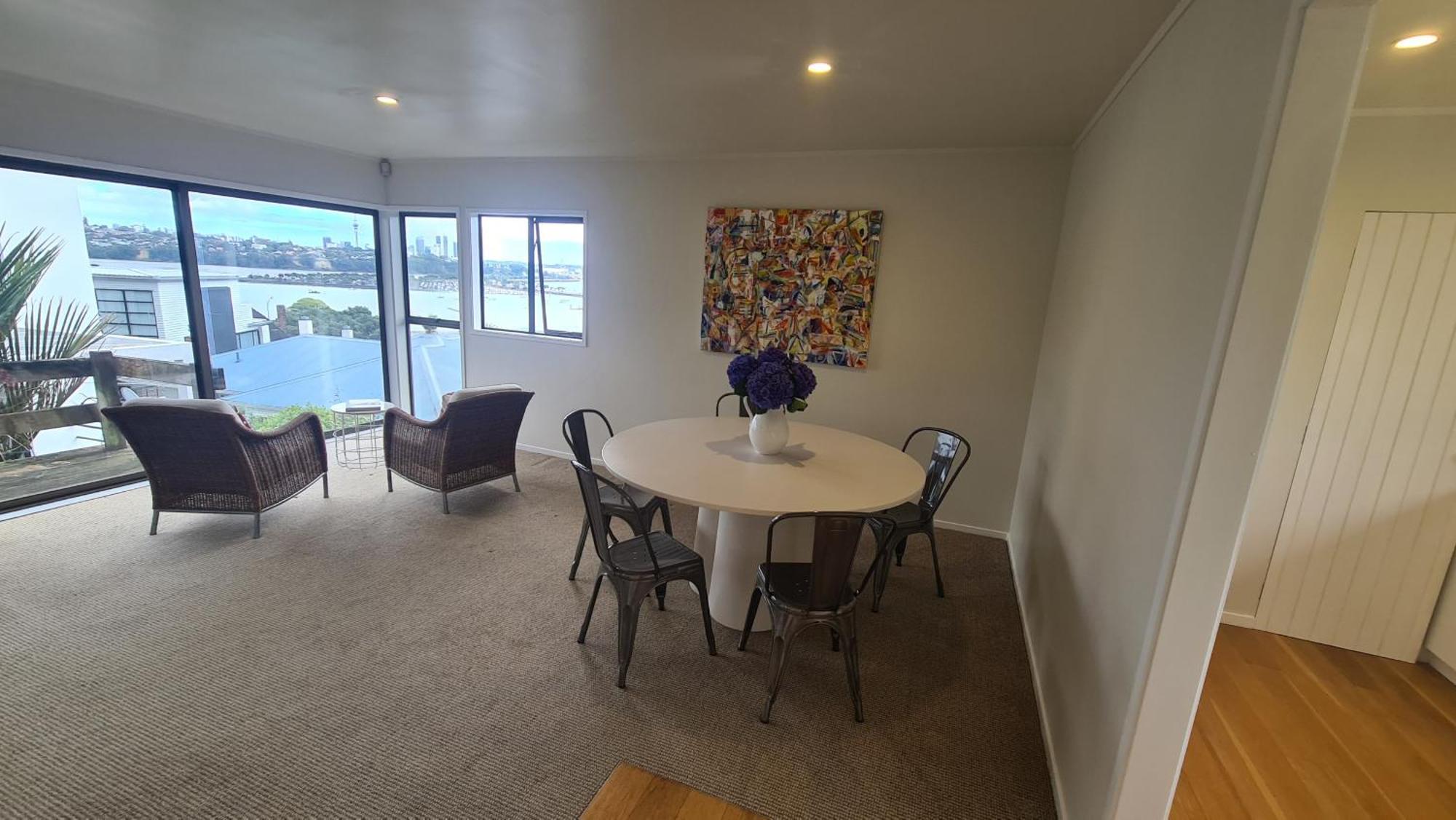 2 Bedroom Home, And Sea Views * Auckland