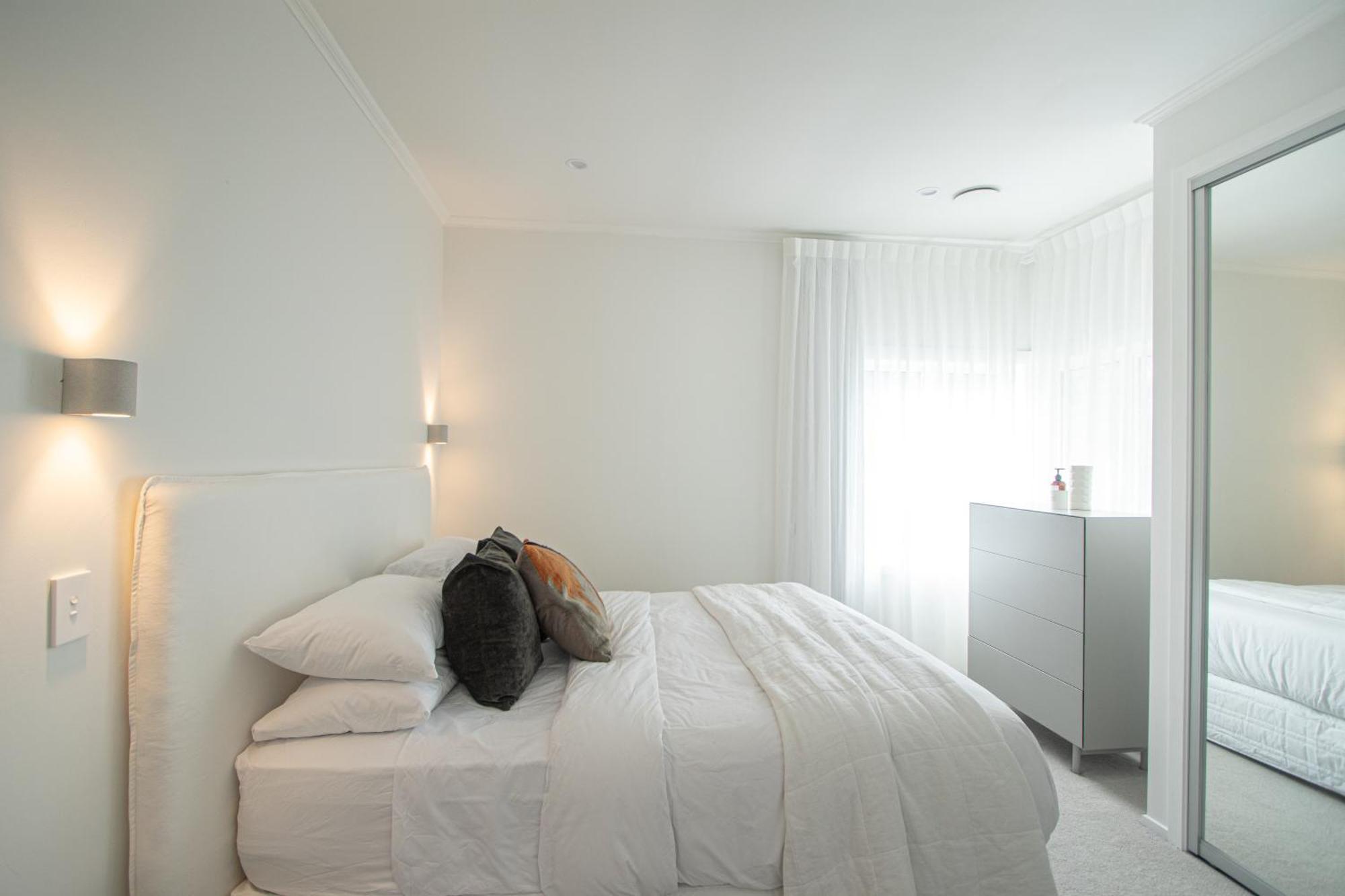Stylish Central 2bedroom With Parking & Garden Apartment