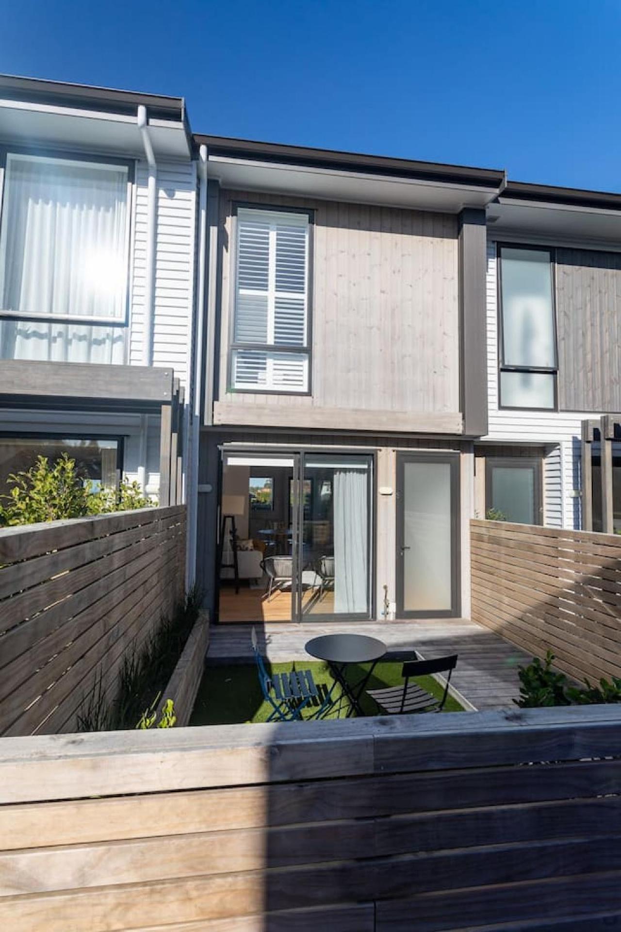 St Vincent Charmer - Stylish Townhouse W Carpark * Auckland