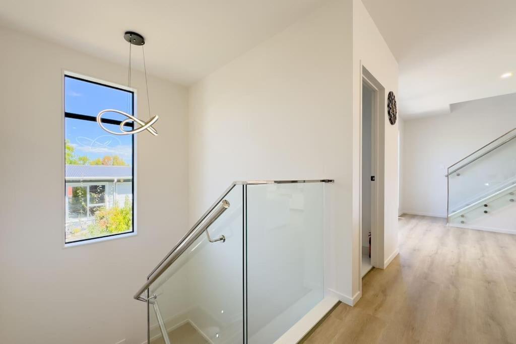 Contemporary Design Four-bedroom Auckland