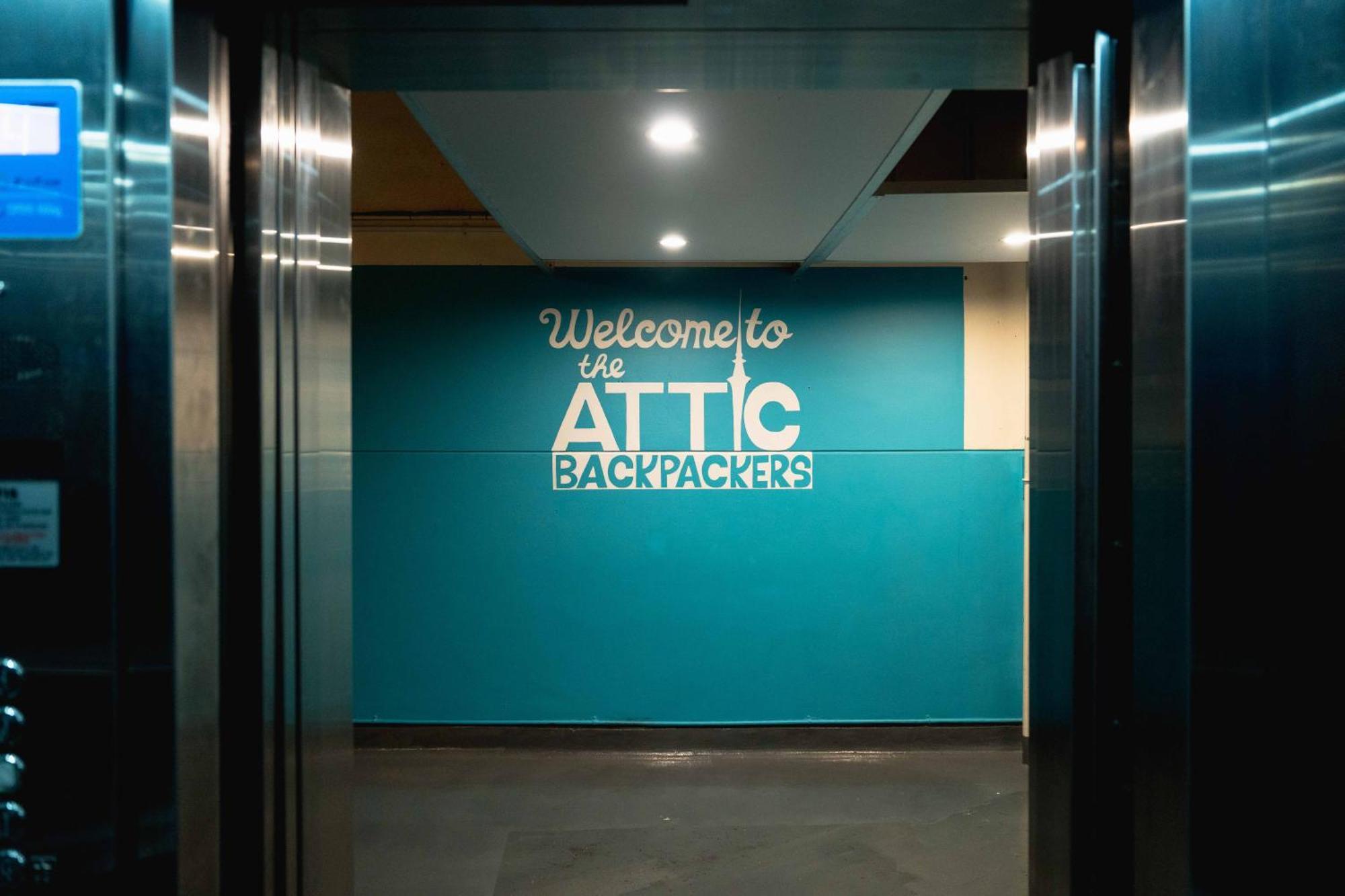 Albergue Attic Backpackers