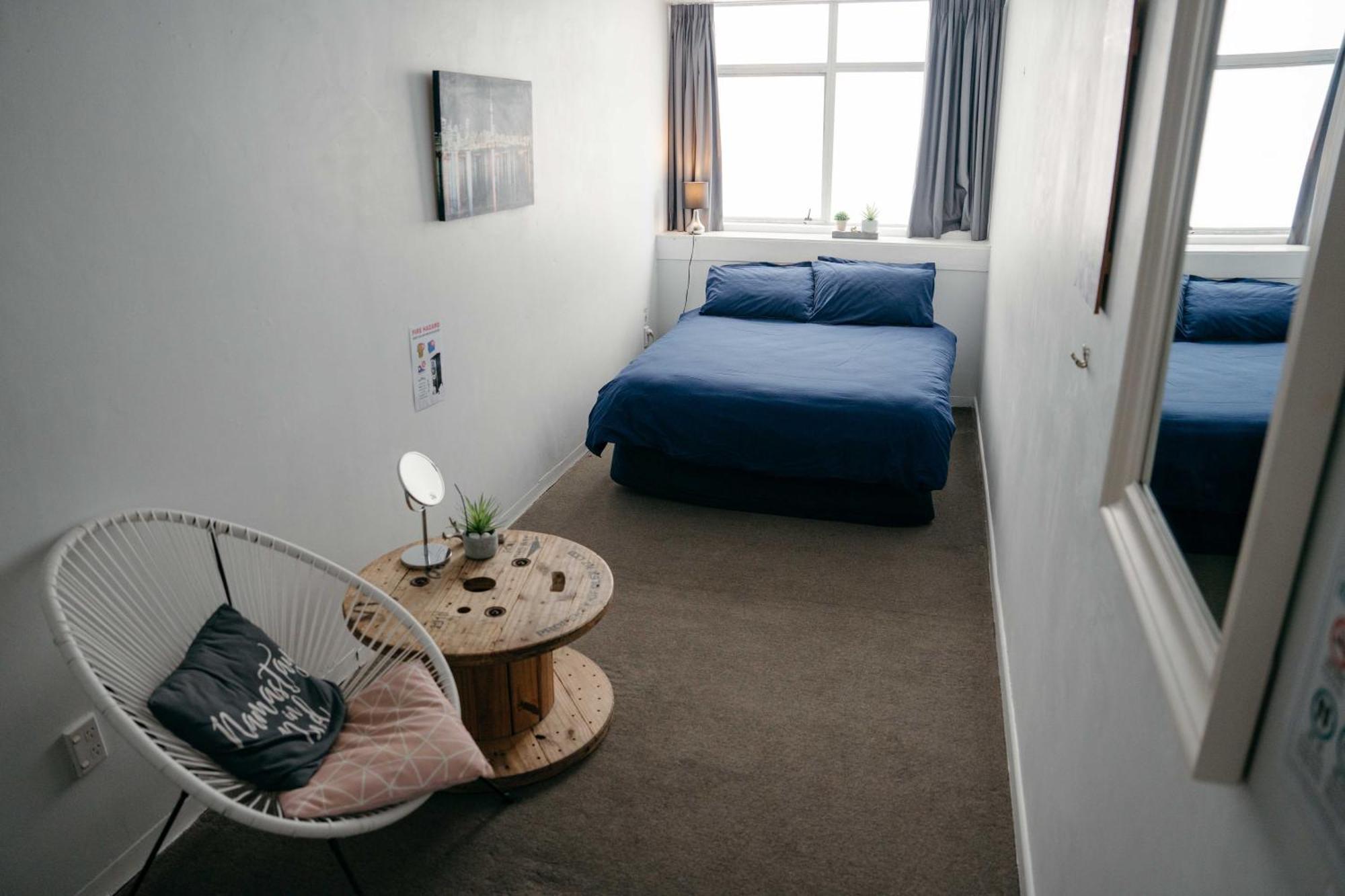 Attic Backpackers Albergue *
