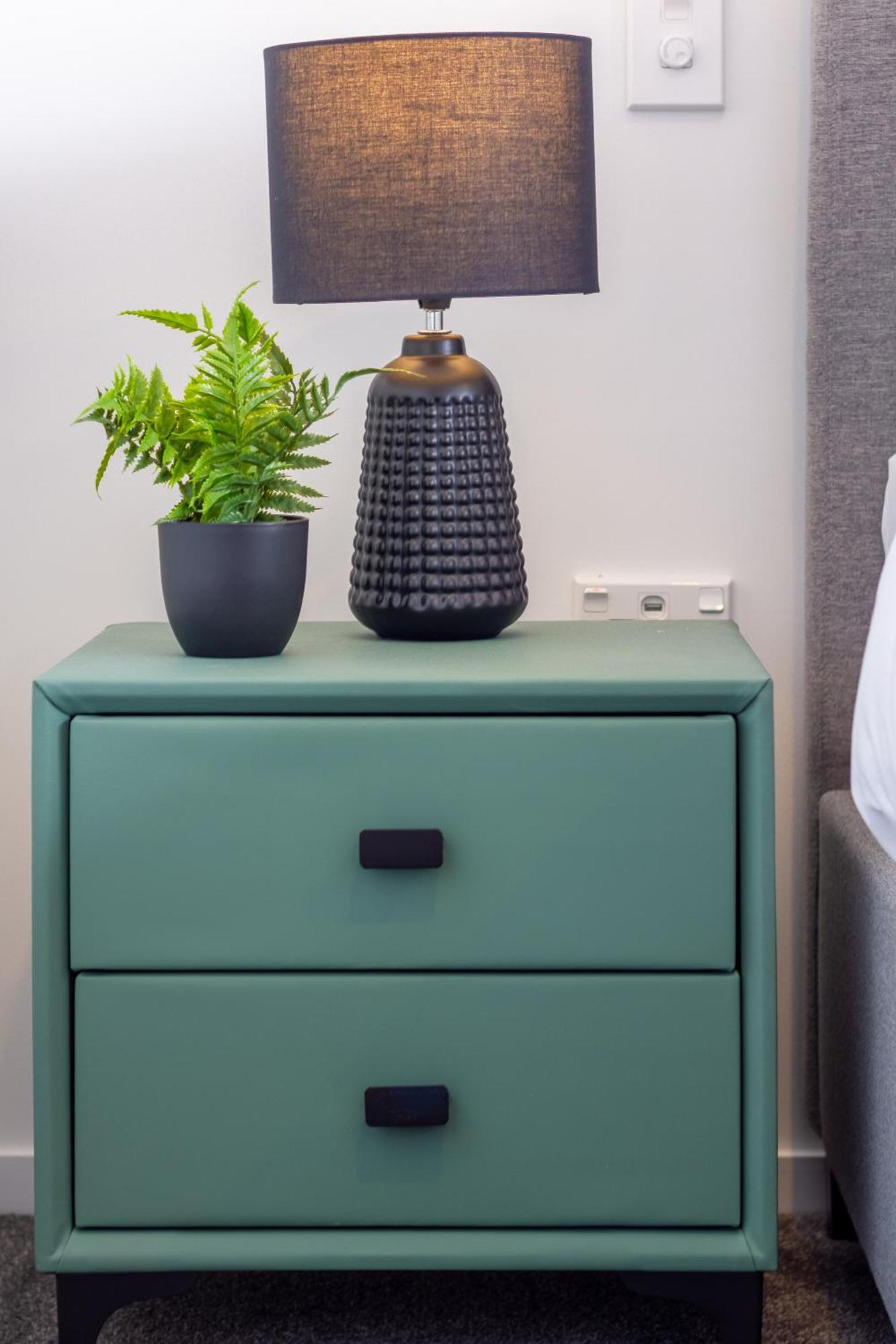 Conveniently Located 2br Townhouse In West Akl Apartment Auckland