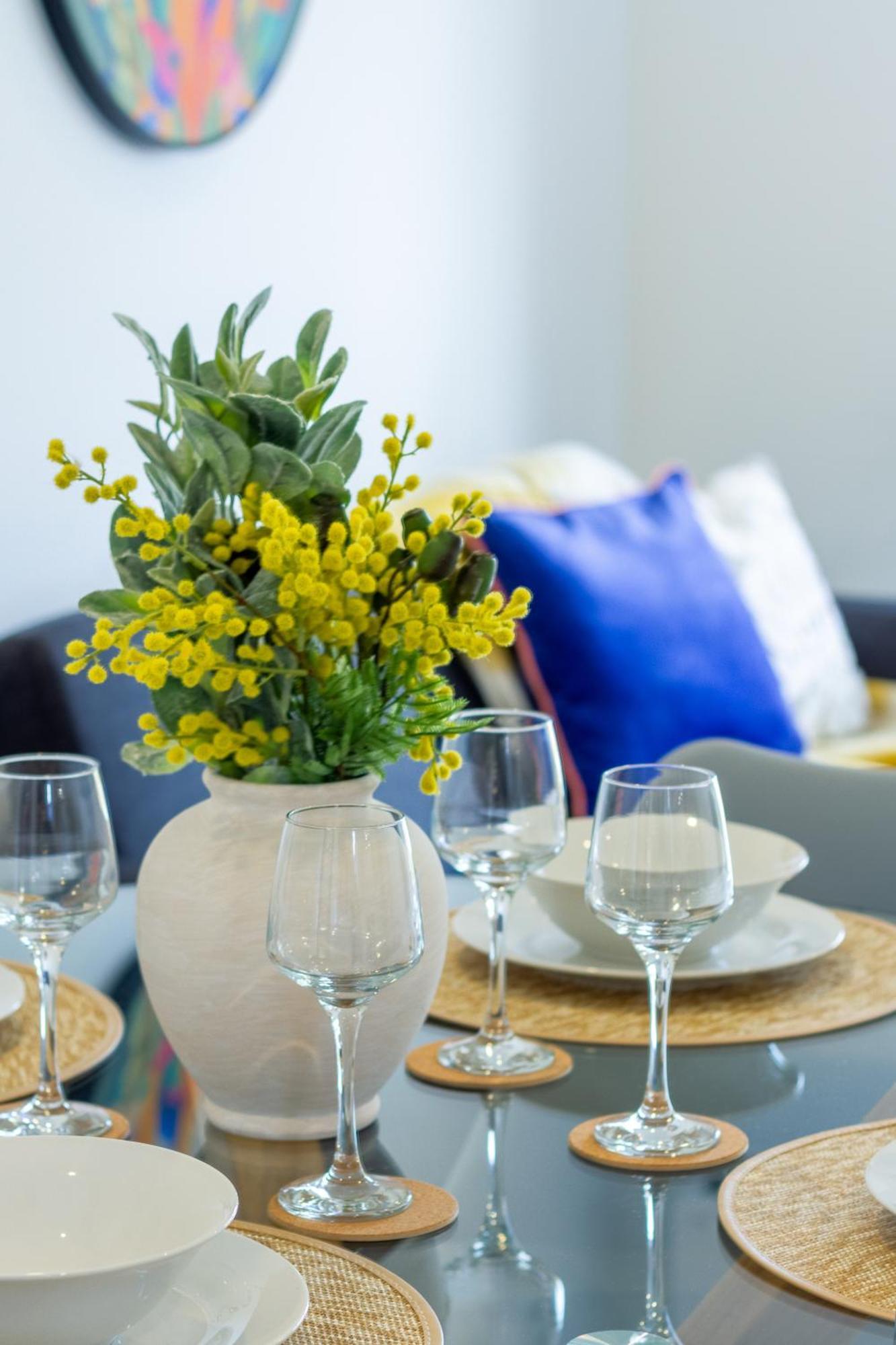 Conveniently Located 2br Townhouse In West Akl *