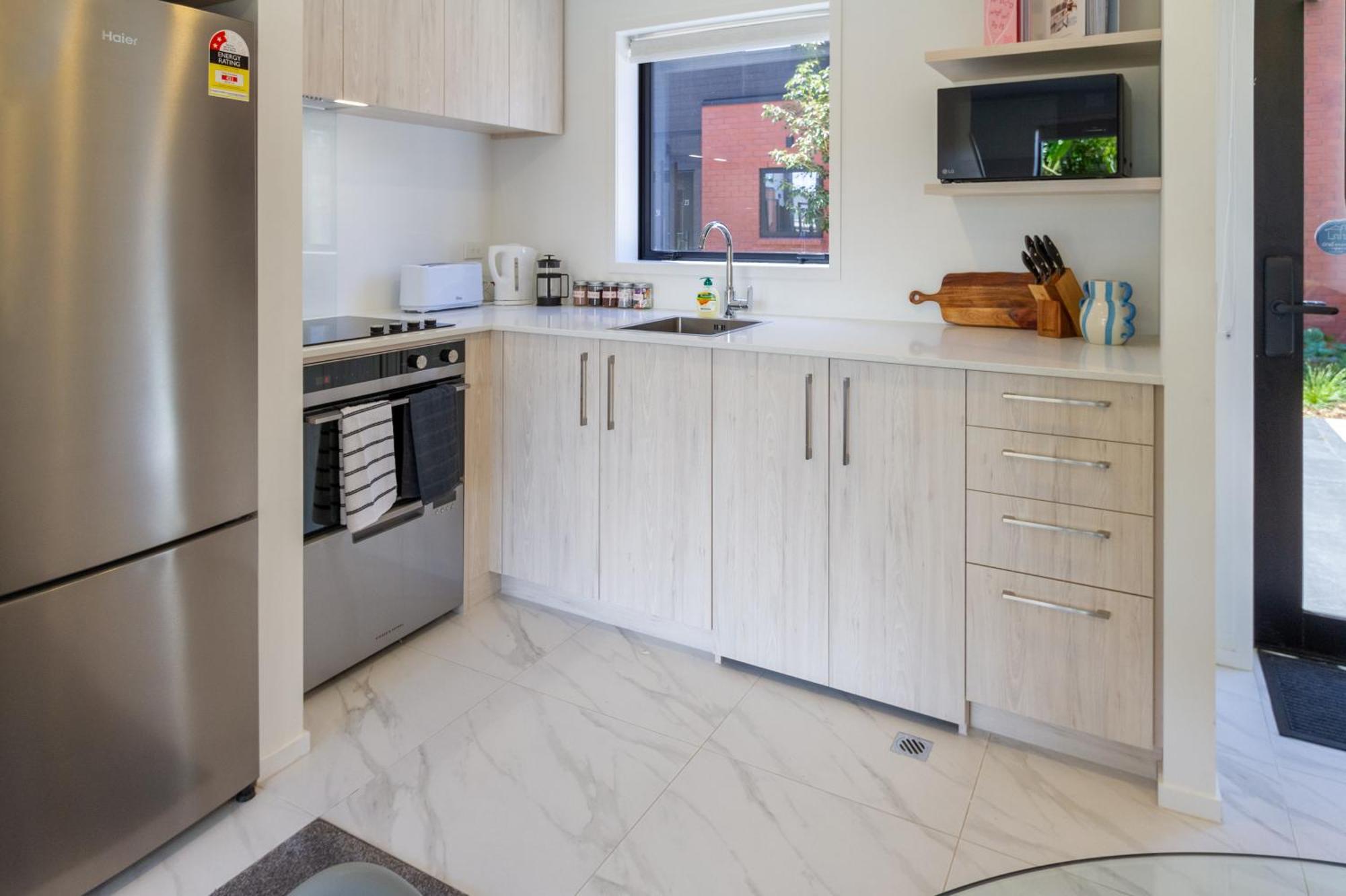 Conveniently Located 2br Townhouse In West Akl Apartment